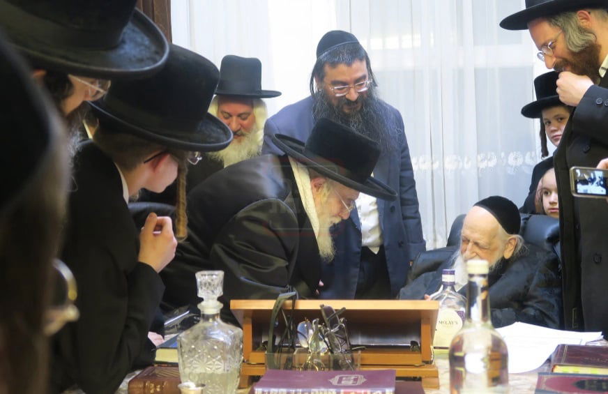 מראות חייו של הגה"צ רבי אליקים שליזנגר זצ"ל