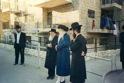 מראות חייו של הגה"צ רבי אליקים שליזנגר זצ"ל