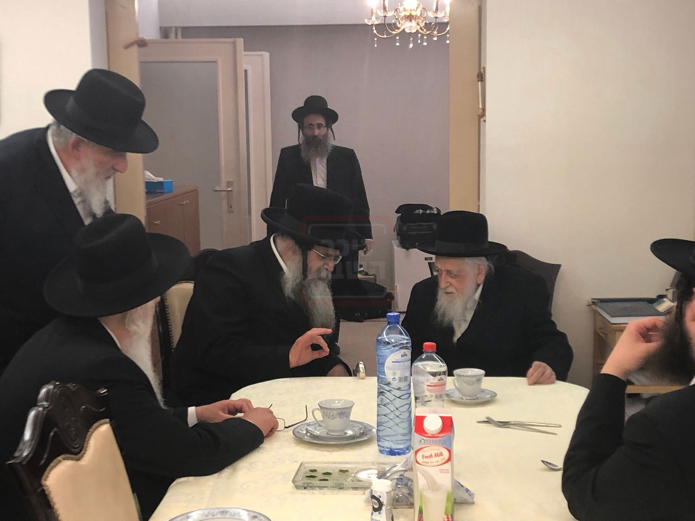 מראות חייו של הגה"צ רבי אליקים שליזנגר זצ"ל