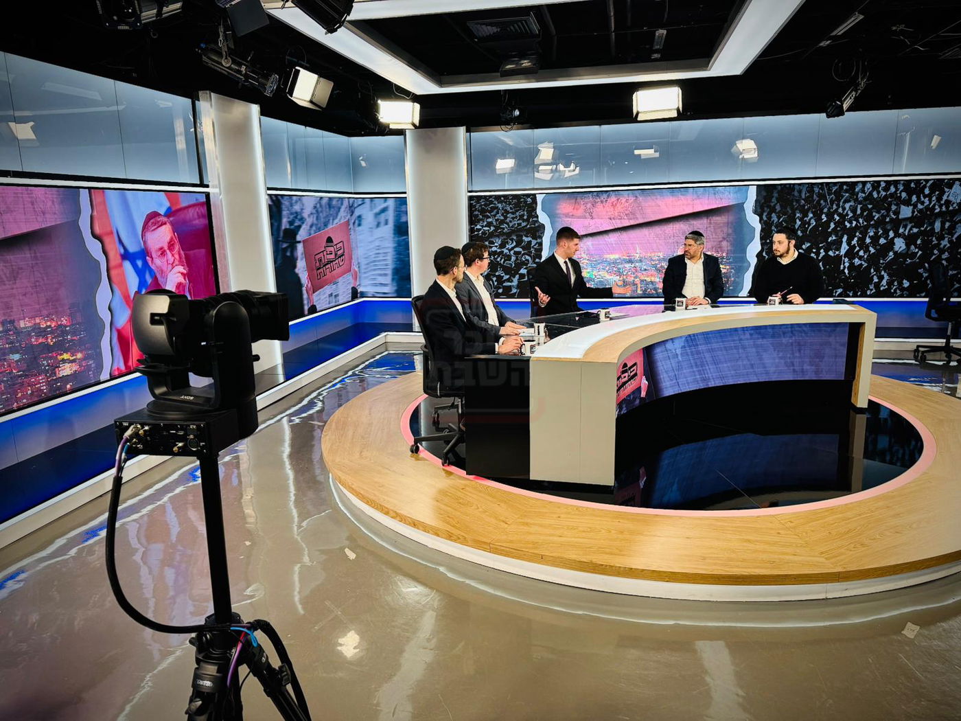 הפרשן הבכיר ב'נהיגה מונעת' | 'זופניק בכיכר' עם כל התמונות, הנייעס והחשיפות של השבוע