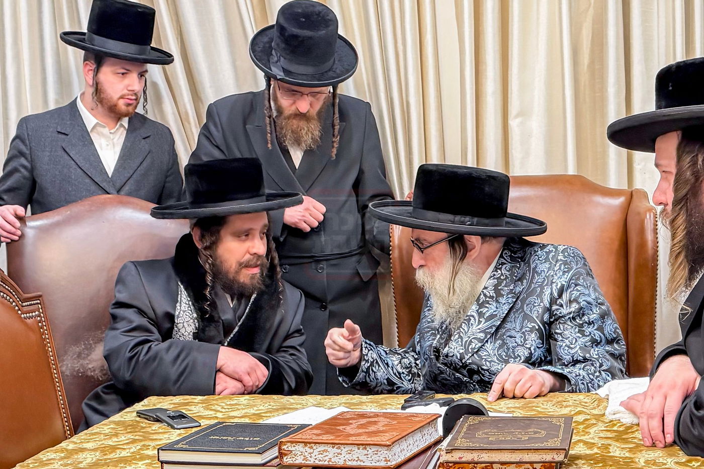 הרבי מקרעטשניף כפר אתא בביקור הוד בארה"ב