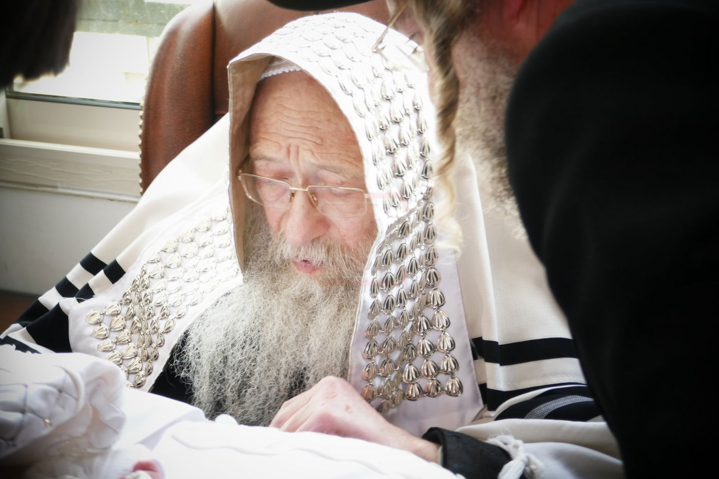 האדמו"ר מנדבורנה צפת אצל הגרי"מ שכטר