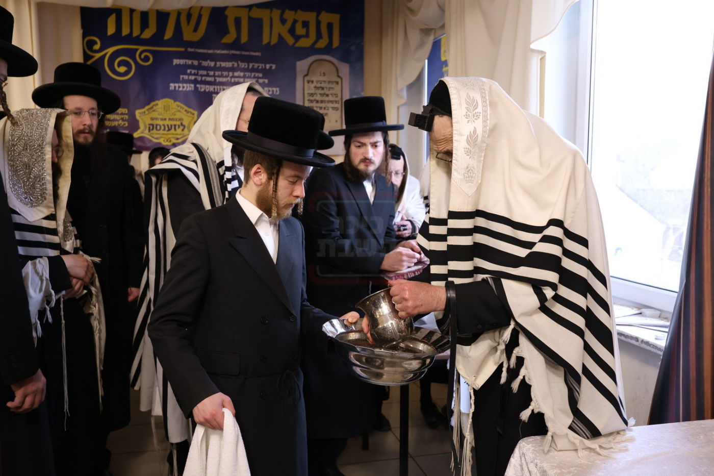 מסע הקודש של האדמו"ר מתולדות יהודה סטוטשין לפולין