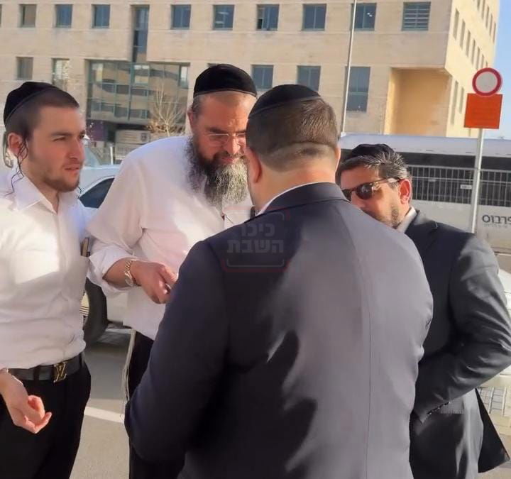 הפרשן הבכיר ב'נהיגה מונעת' | 'זופניק בכיכר' עם כל התמונות, הנייעס והחשיפות של השבוע