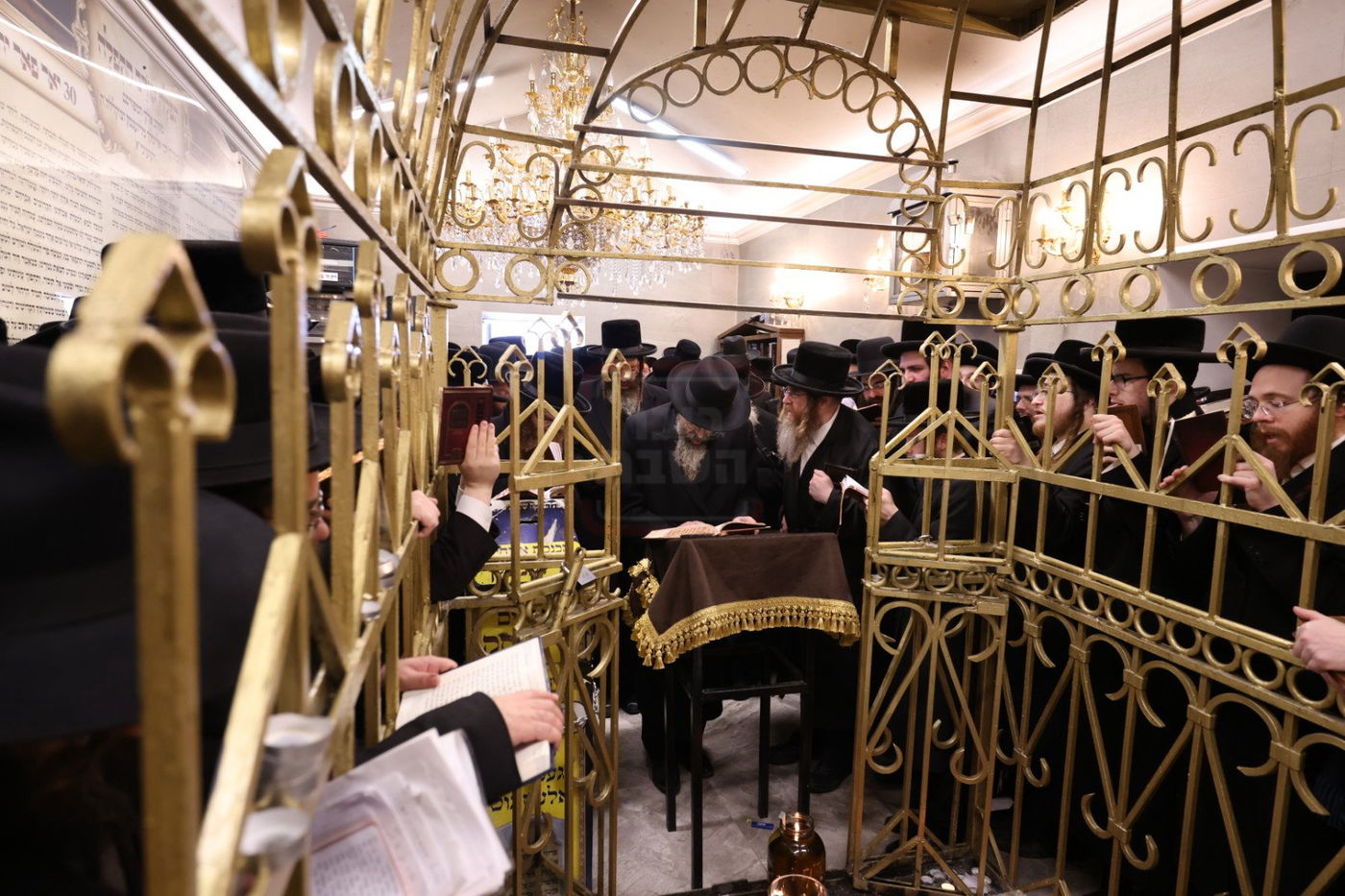 מסע הקודש של האדמו"ר מתולדות יהודה סטוטשין לפולין