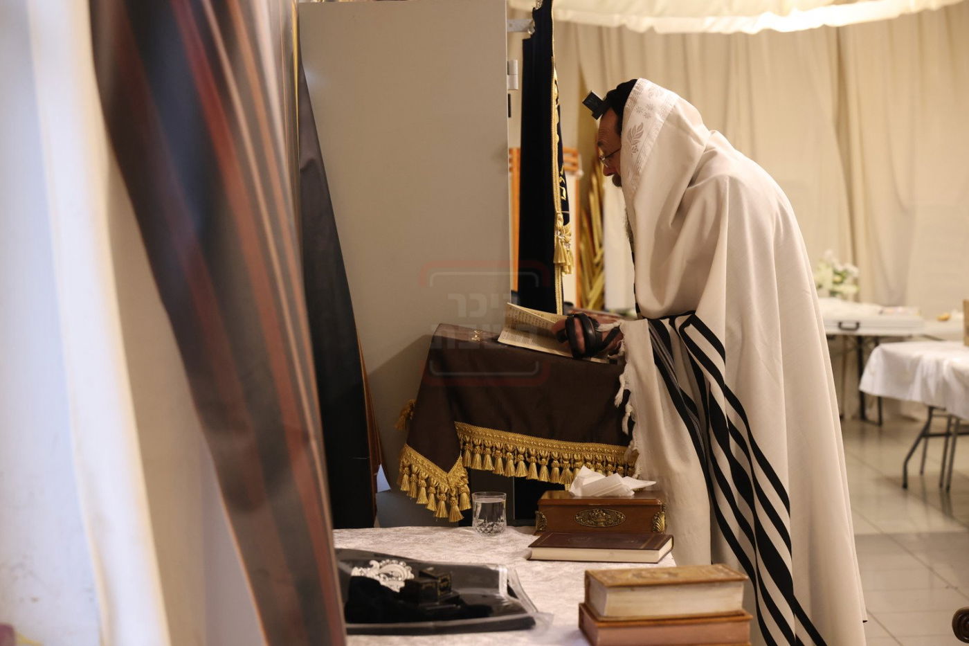 מסע הקודש של האדמו"ר מתולדות יהודה סטוטשין לפולין