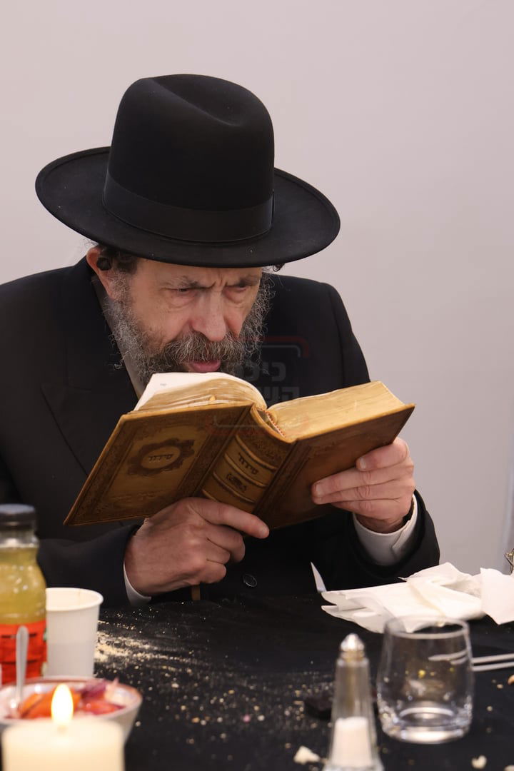 מסע הקודש של האדמו"ר מתולדות יהודה סטוטשין לפולין