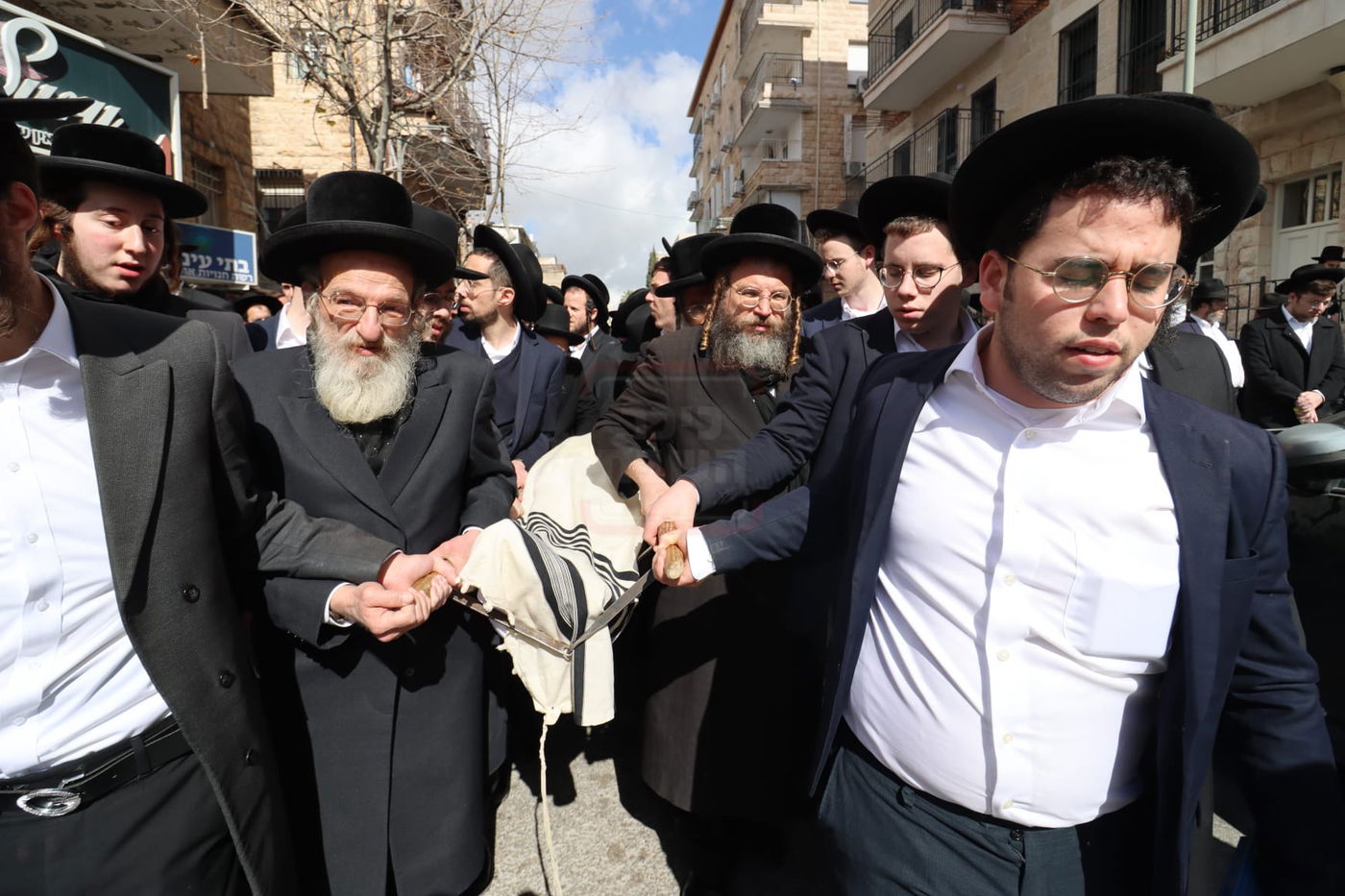 מסע הלוויית הגר"א שפירא זצ"ל - בירושלים