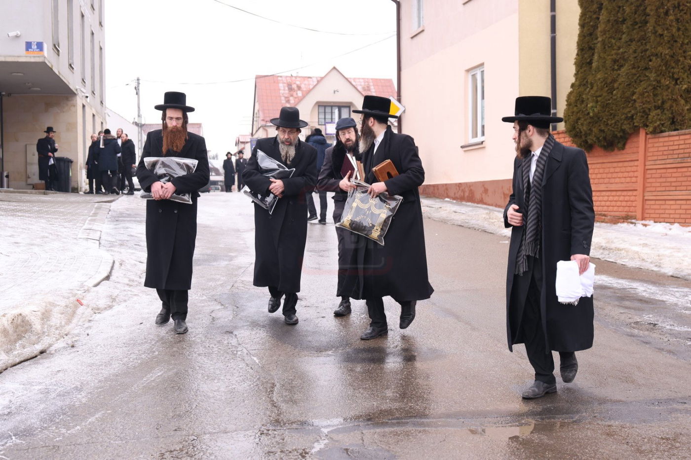 מסע הקודש של האדמו"ר מתולדות יהודה סטוטשין לפולין