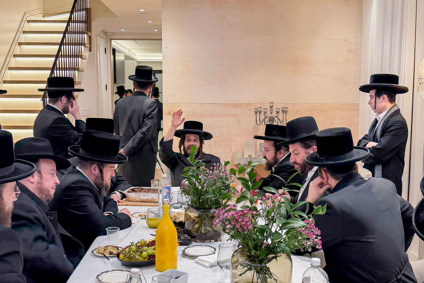 הרבי מקרעטשניף כפר אתא בביקור הוד בארה"ב