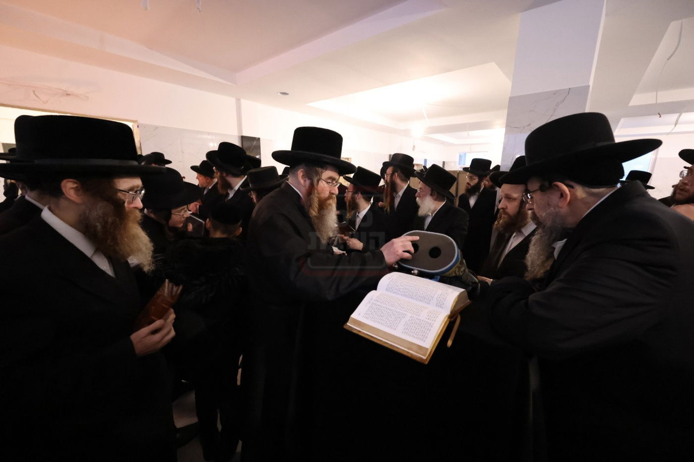 מסע הקודש של האדמו"ר מתולדות יהודה סטוטשין לפולין