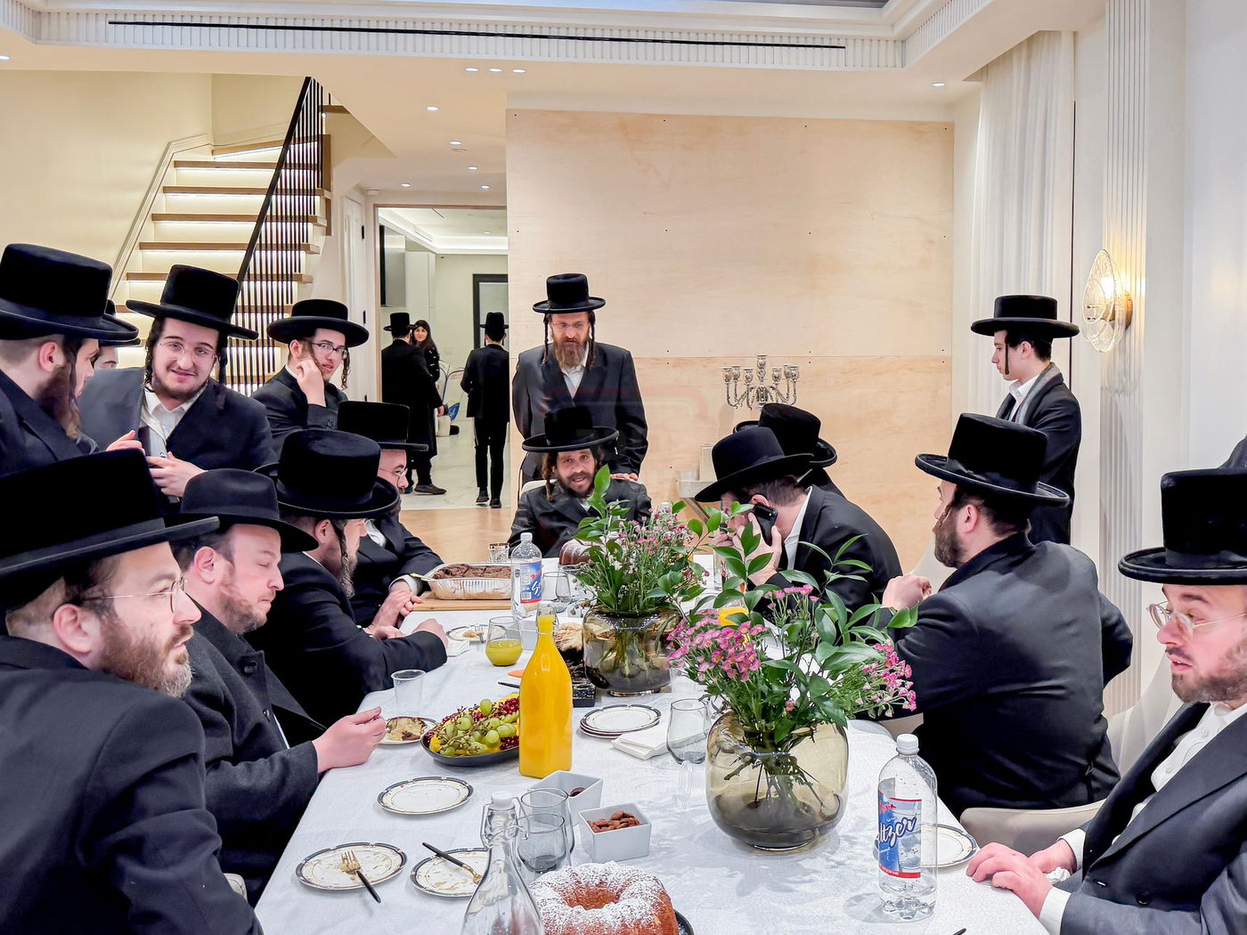 הרבי מקרעטשניף כפר אתא בביקור הוד בארה"ב