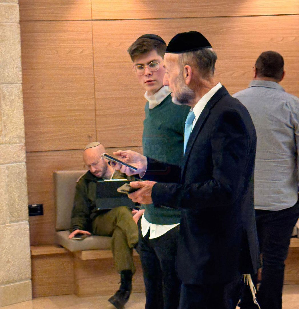 הפרשן הבכיר ב'נהיגה מונעת' | 'זופניק בכיכר' עם כל התמונות, הנייעס והחשיפות של השבוע