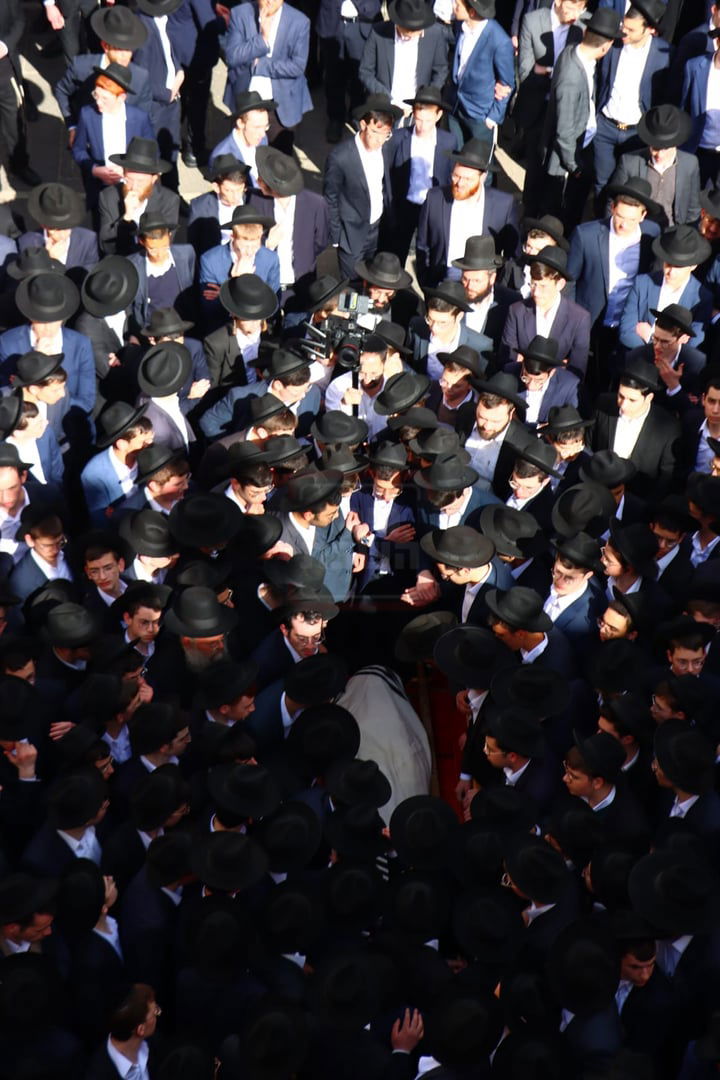 מסע הלוויית הגר"א שפירא זצ"ל - בירושלים