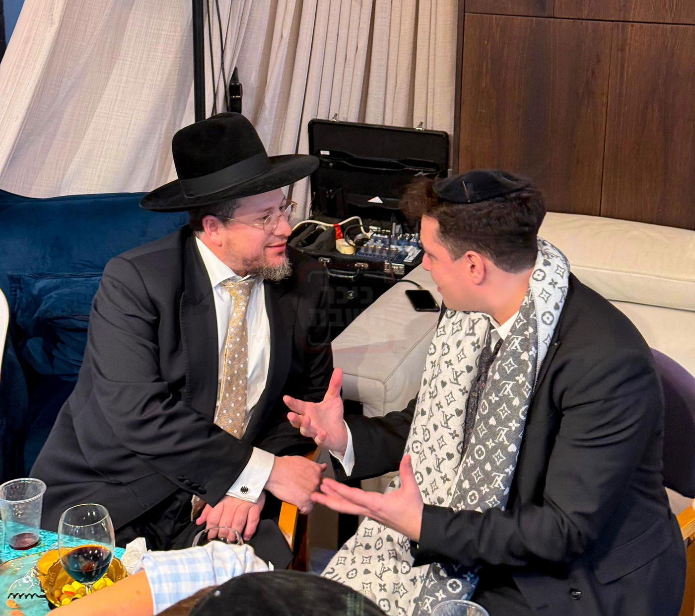 הפרשן הבכיר ב'נהיגה מונעת' | 'זופניק בכיכר' עם כל התמונות, הנייעס והחשיפות של השבוע