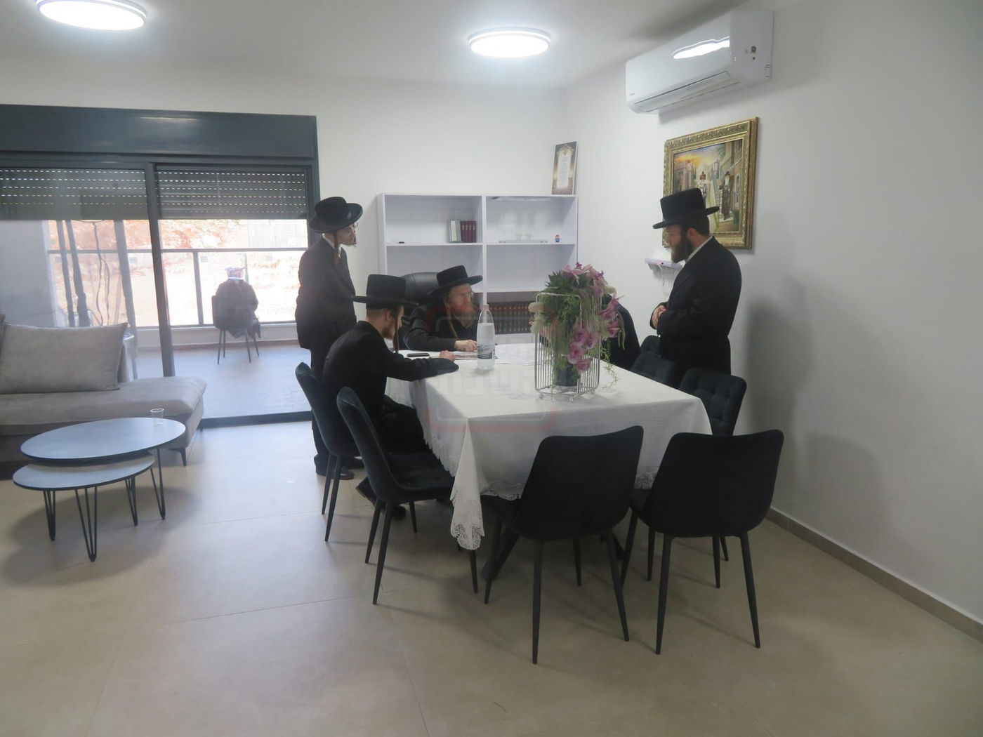 האדמו"ר משומרי אמונים בביקור בעמנואל