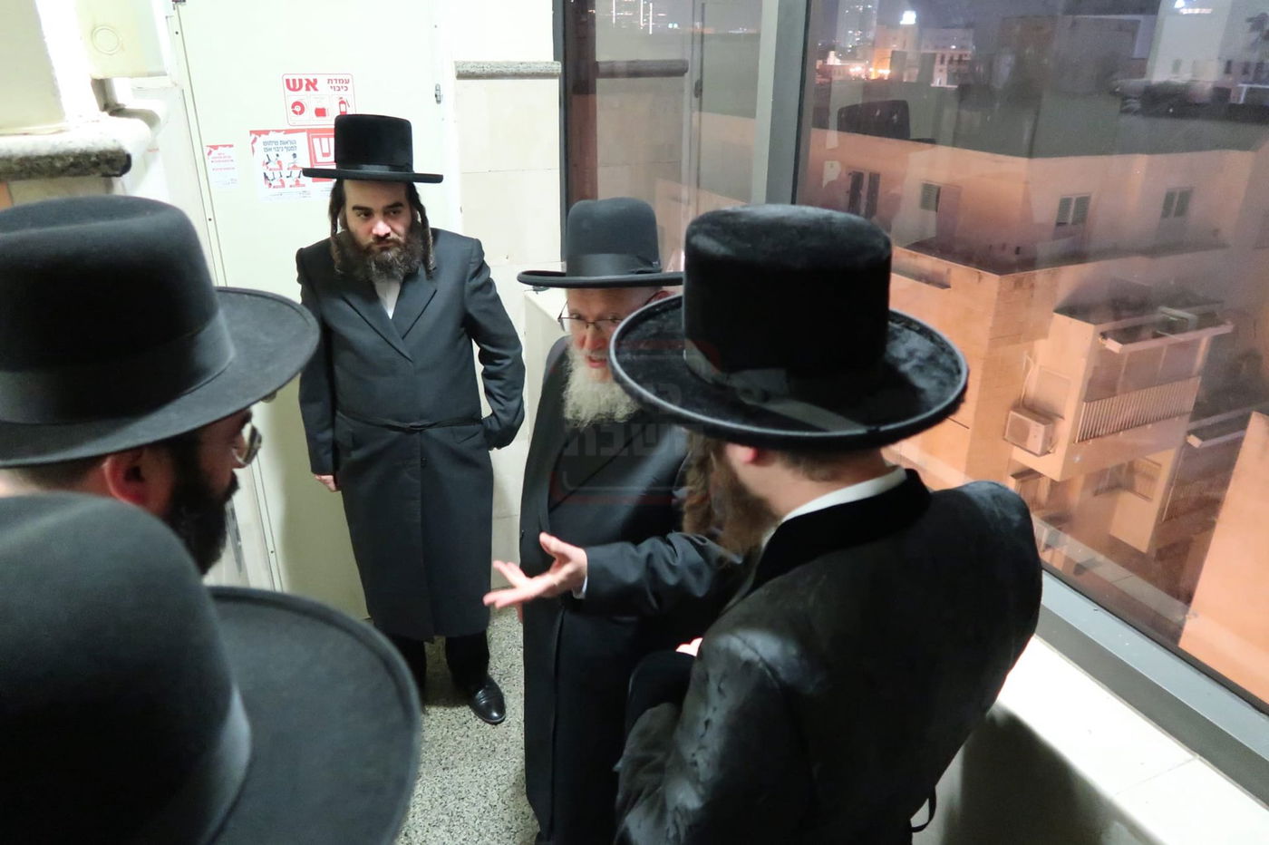 הגאון רבי מרדכי יוסף קורנווסקי בביקור אצל האדמו"ר מסאדיגורה