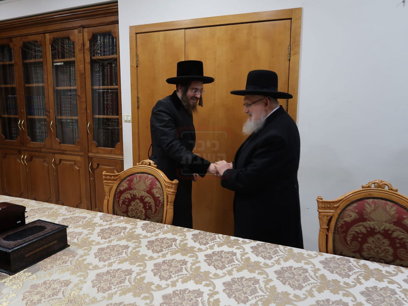 הגאון רבי מרדכי יוסף קורנווסקי בביקור אצל האדמו"ר מסאדיגורה
