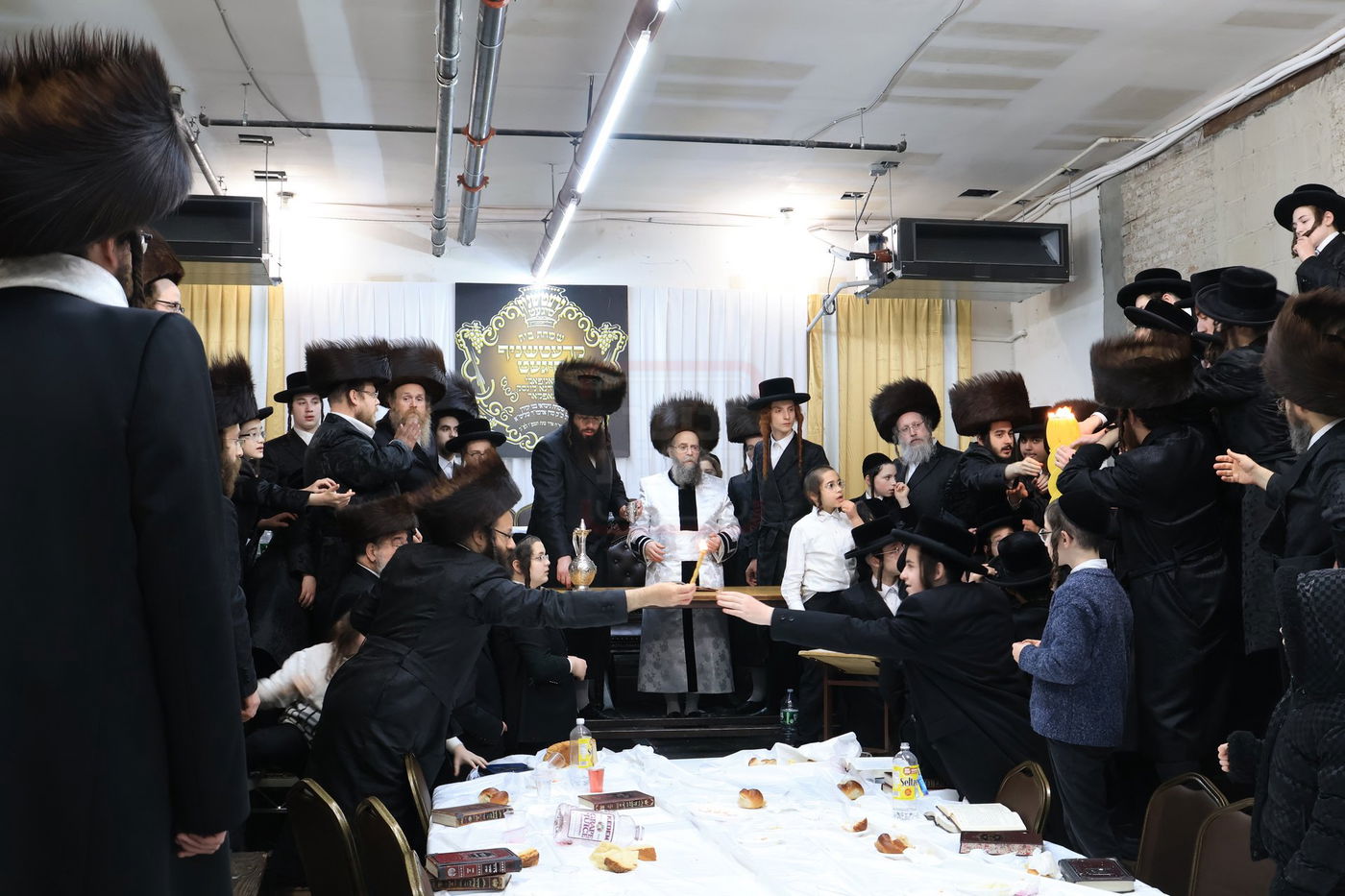 פארשפיל בחצה"ק קרעטשניף סיגט ווילאמסבורג