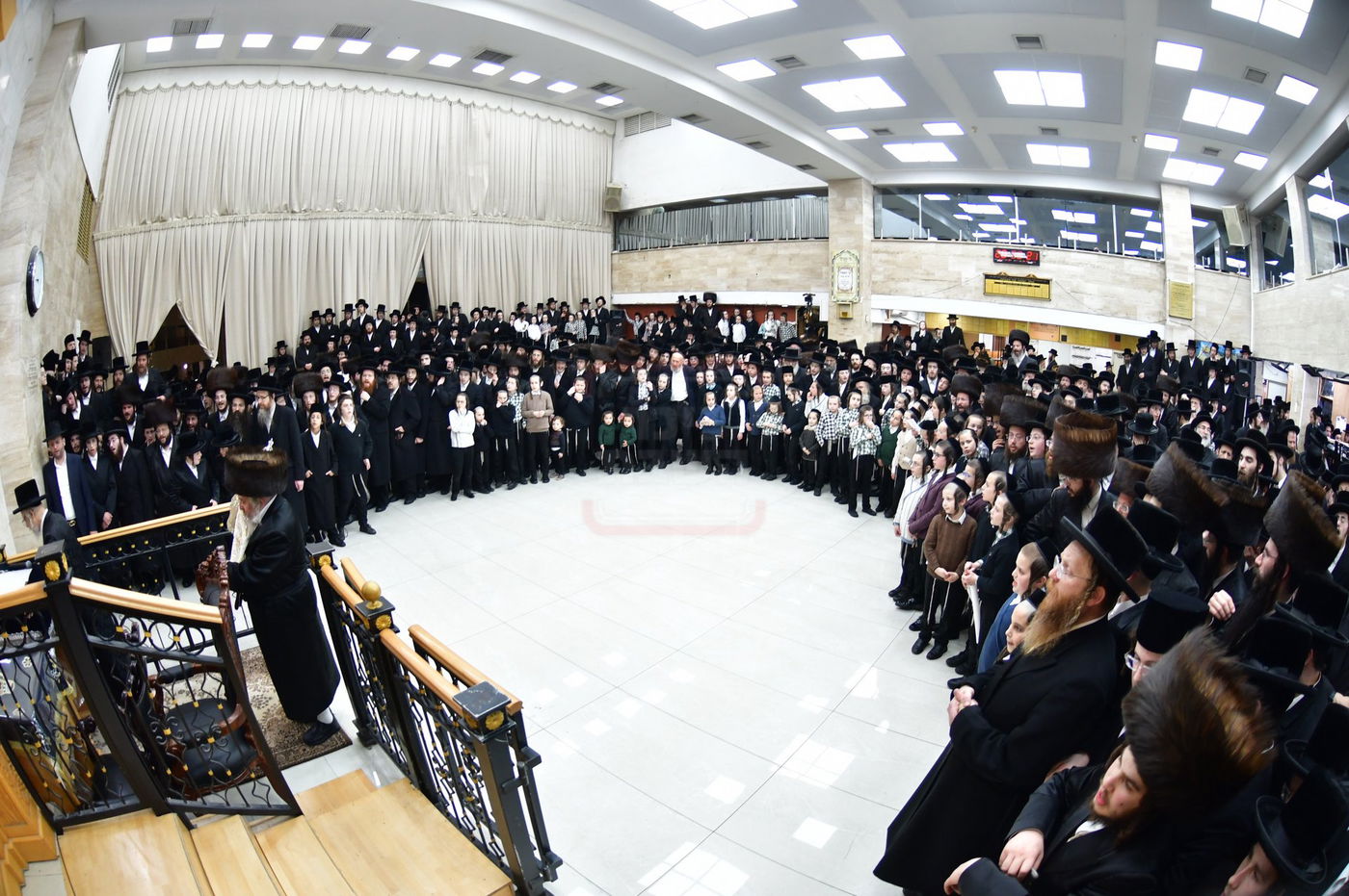 הכנסת ס"ת בסערט ויז'ניץ