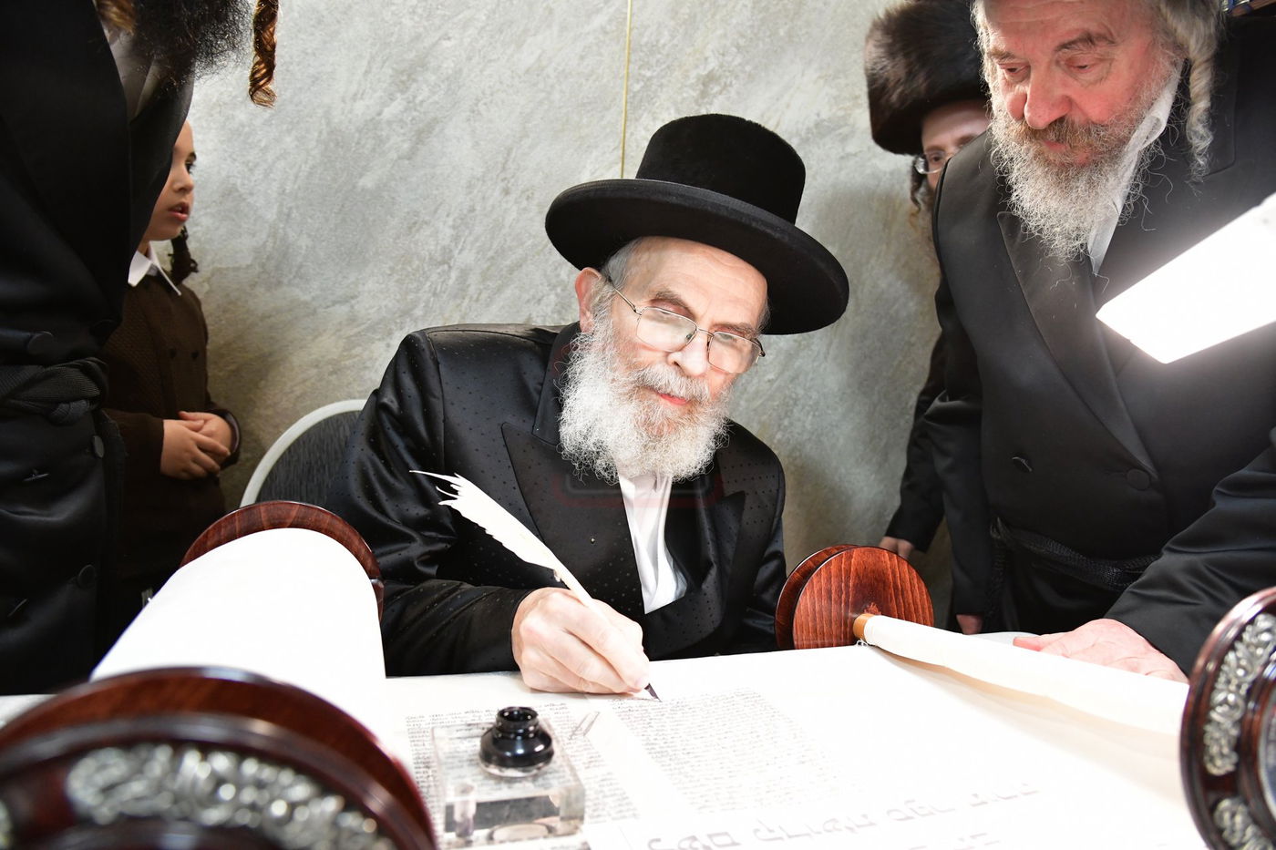 הכנסת ס"ת בסערט ויז'ניץ