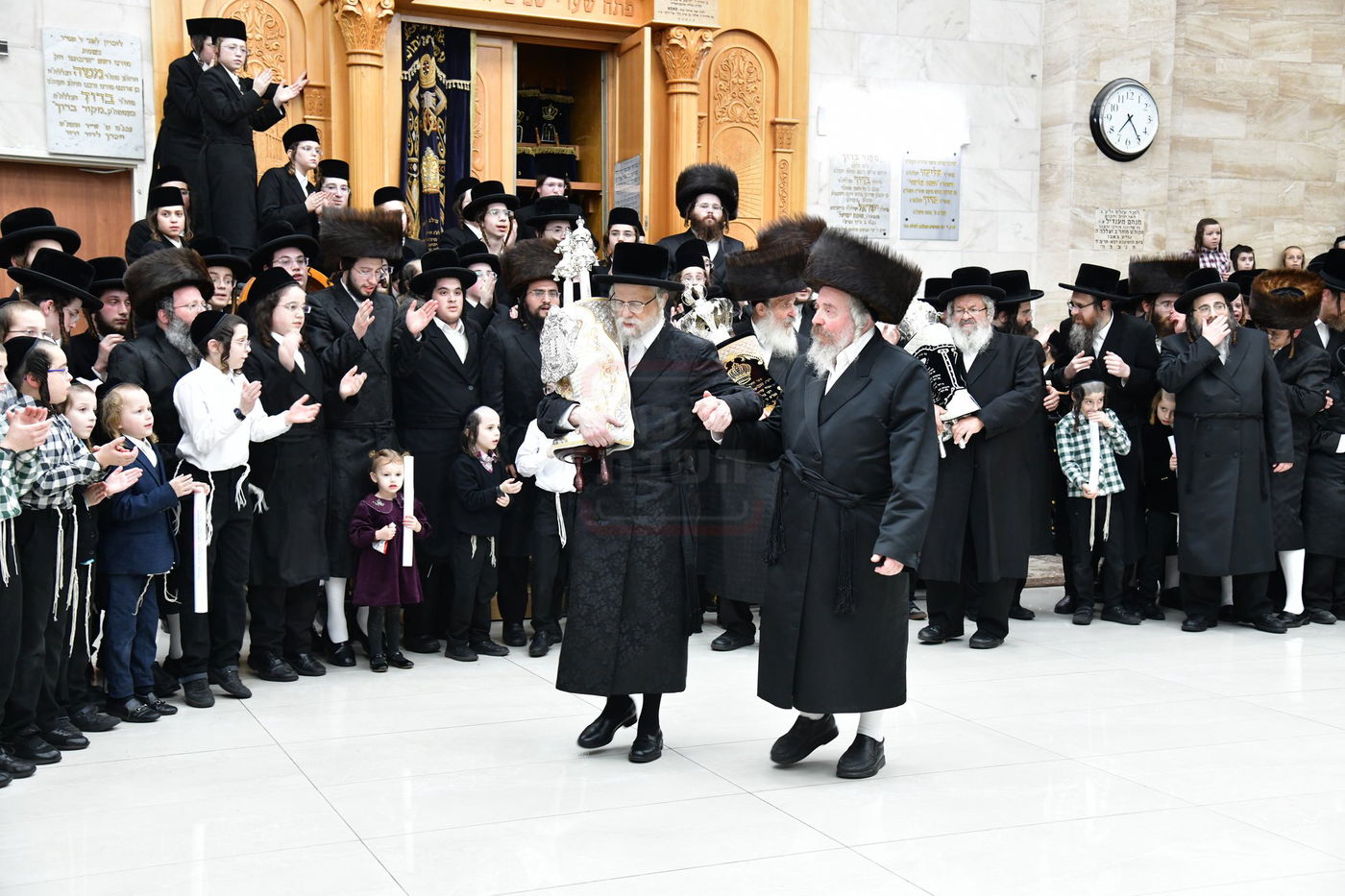 הכנסת ס"ת בסערט ויז'ניץ