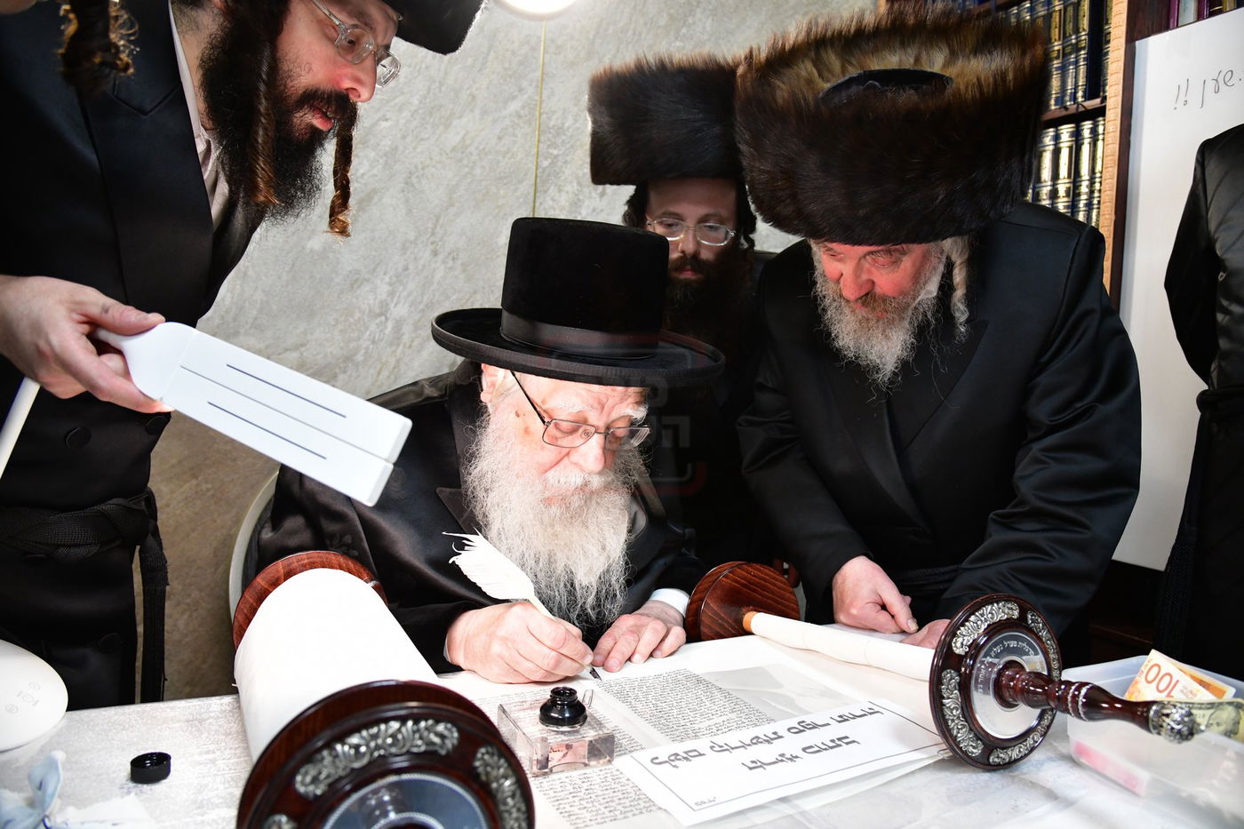 הכנסת ס"ת בסערט ויז'ניץ