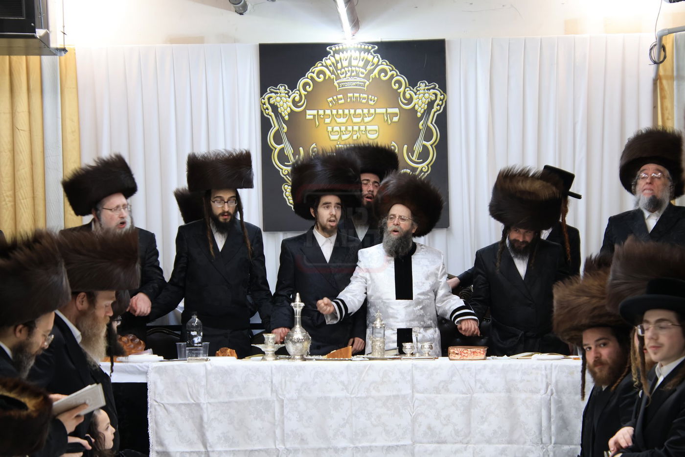 פארשפיל בחצה"ק קרעטשניף סיגט ווילאמסבורג