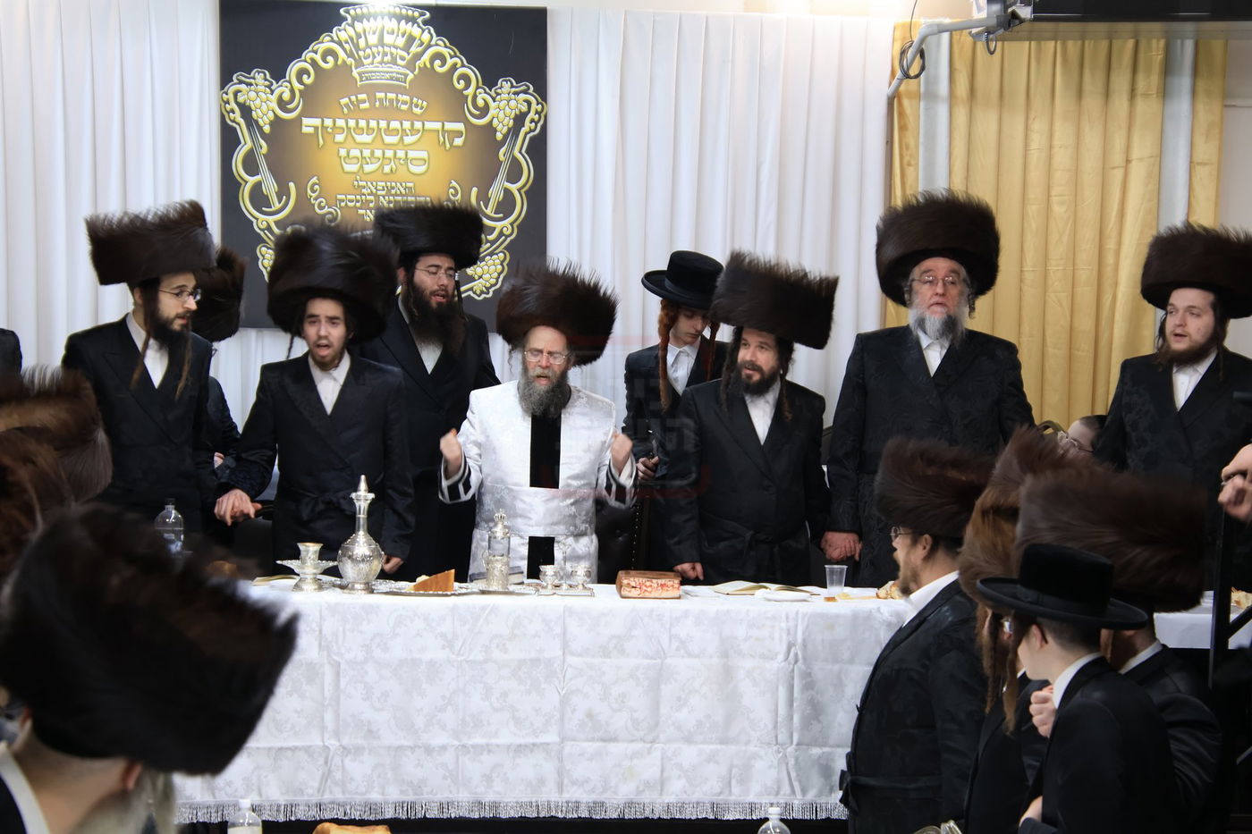 פארשפיל בחצה"ק קרעטשניף סיגט ווילאמסבורג