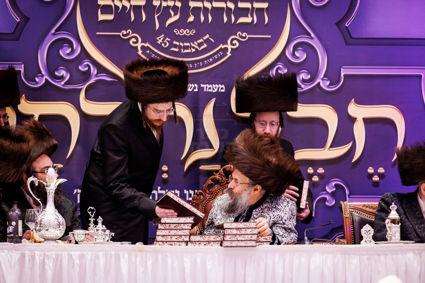 המעמד בבאבוב 45