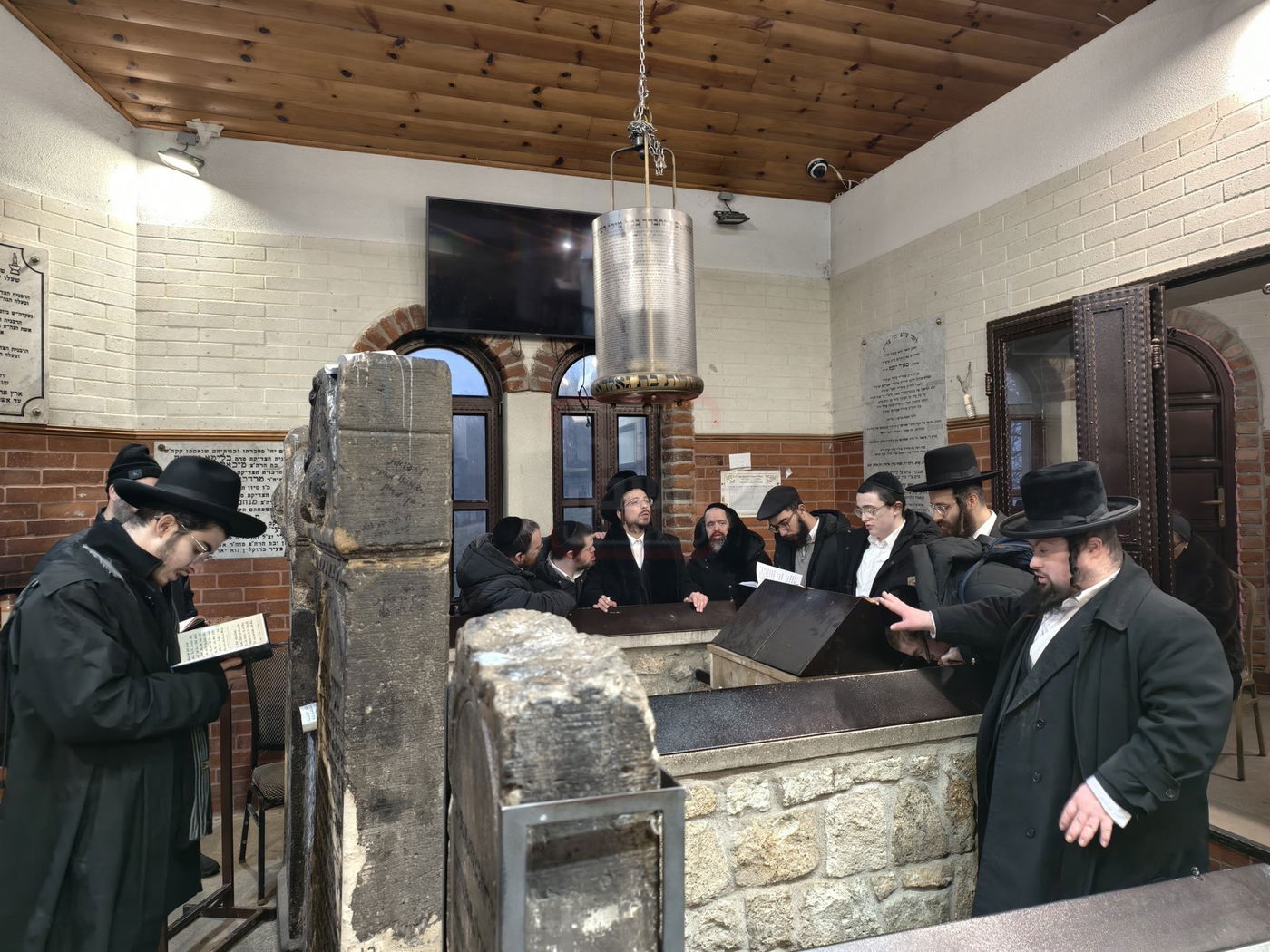 ישיבת אהובים מלונדון בטיול בהונגריה