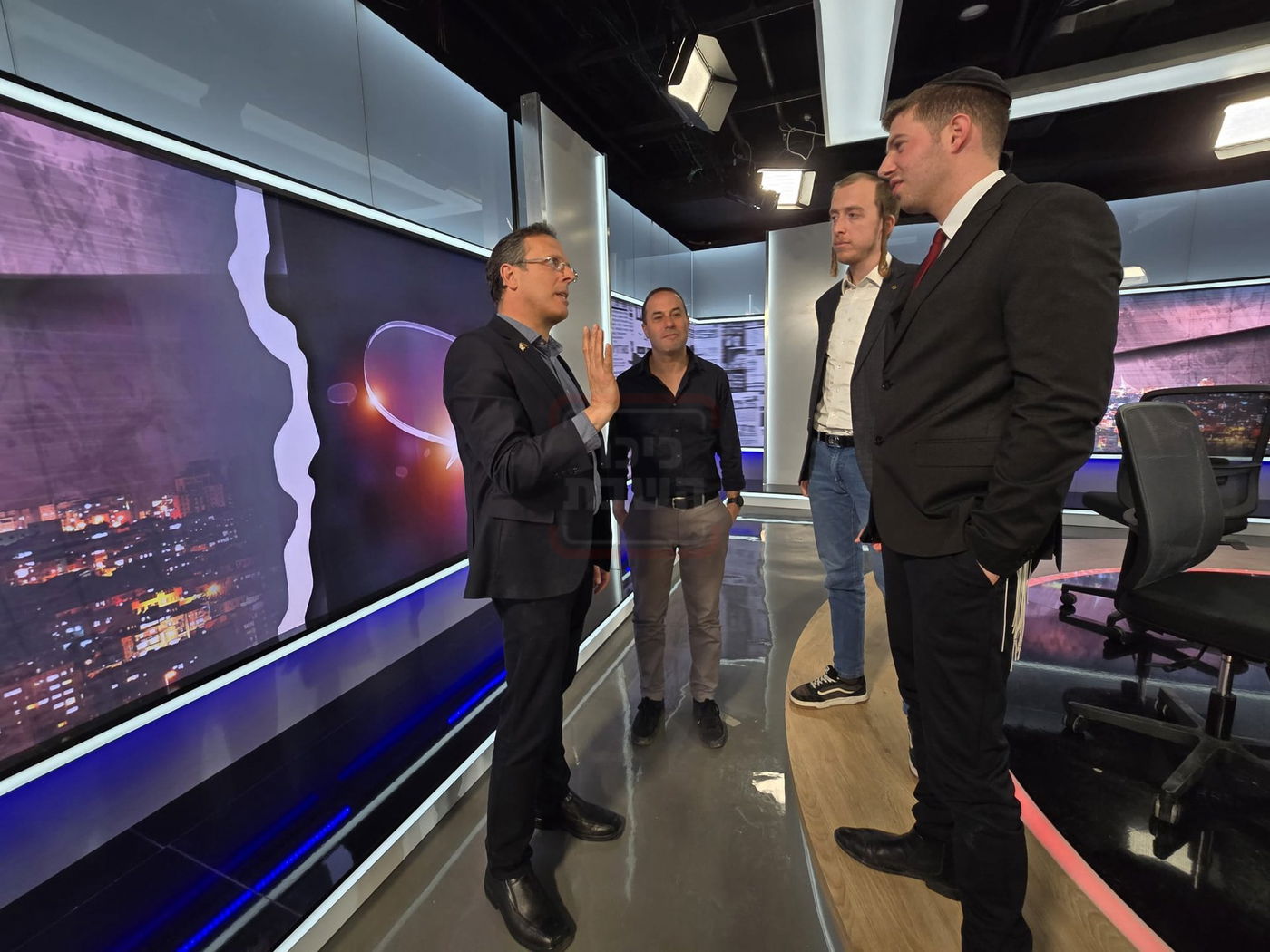 מי פרץ לבכיר החרדי? | 'זופניק בכיכר' עם כל התמונות, הנייעס והחשיפות של השבוע