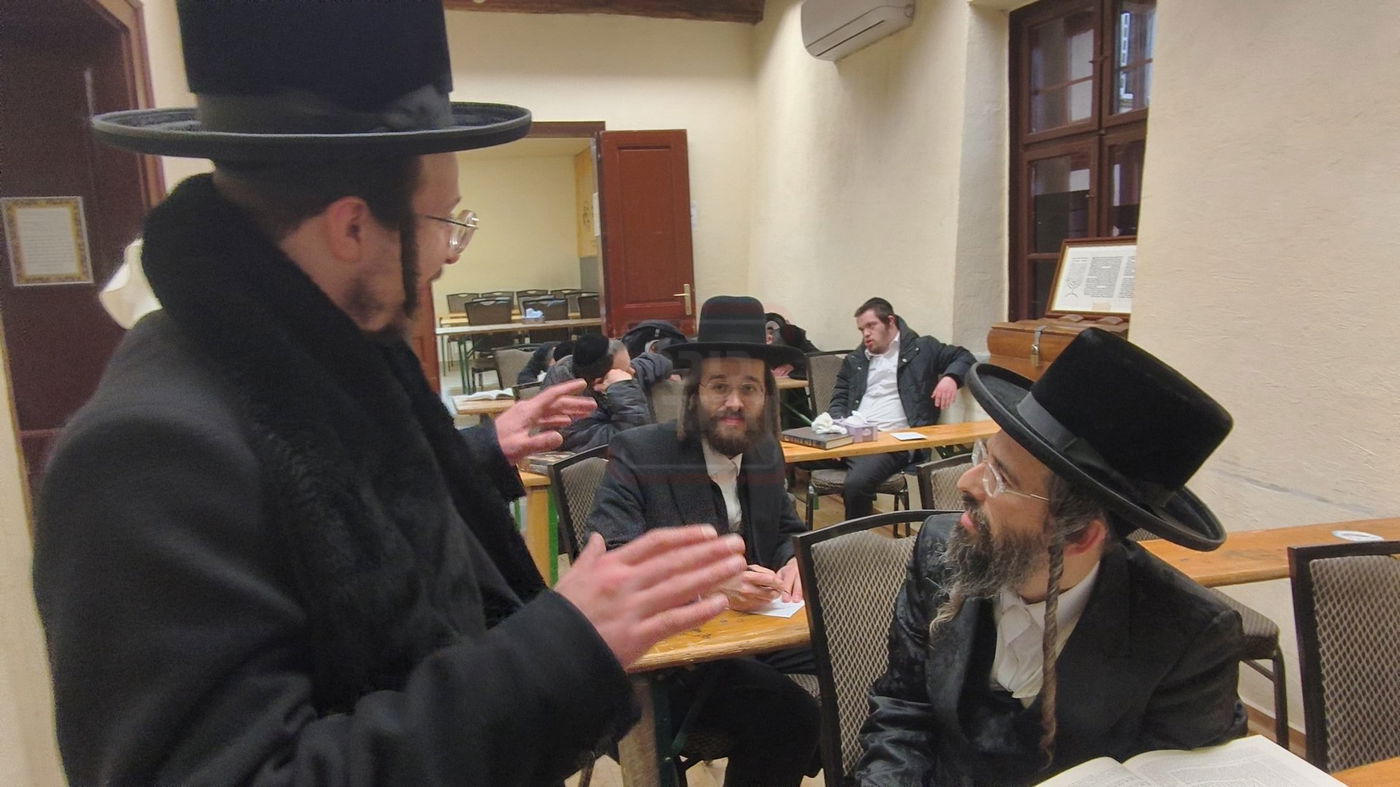 ישיבת אהובים מלונדון בטיול בהונגריה