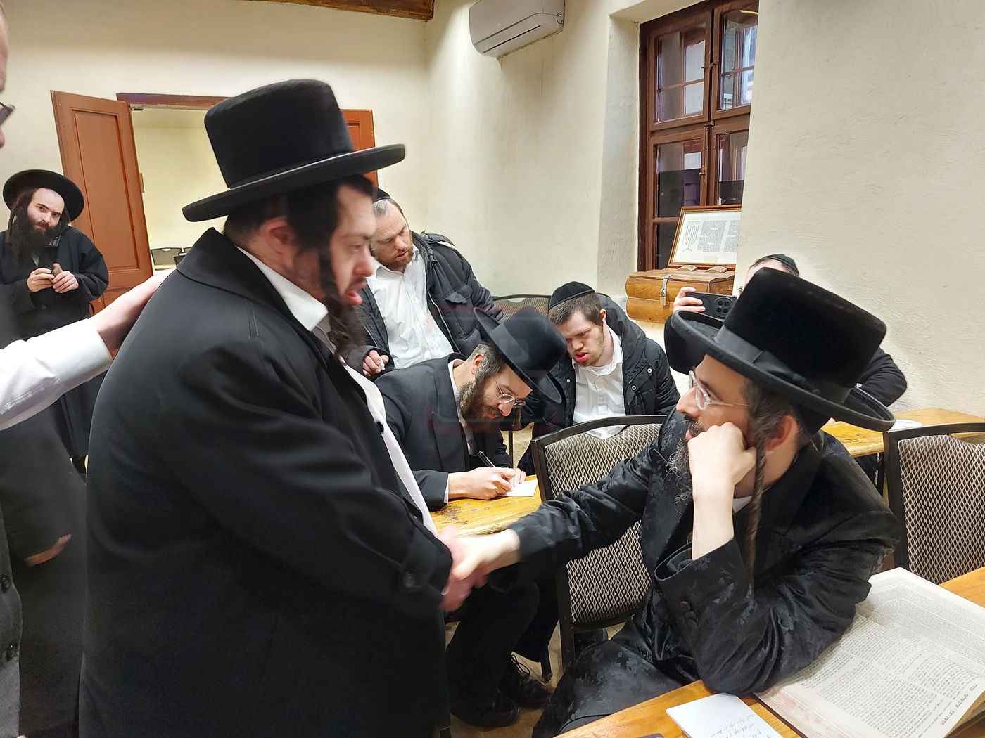 ישיבת אהובים מלונדון בטיול בהונגריה