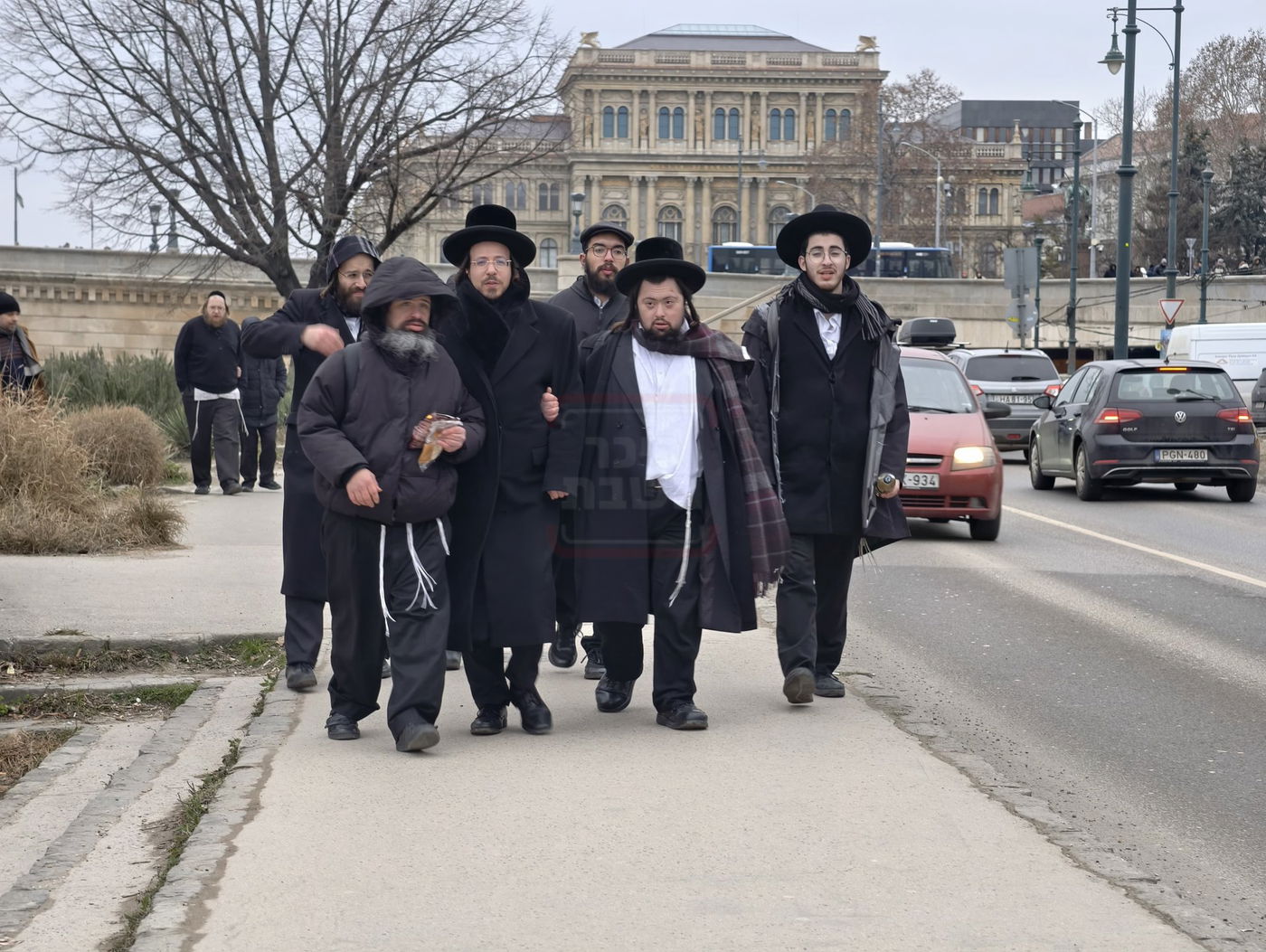 ישיבת אהובים מלונדון בטיול בהונגריה