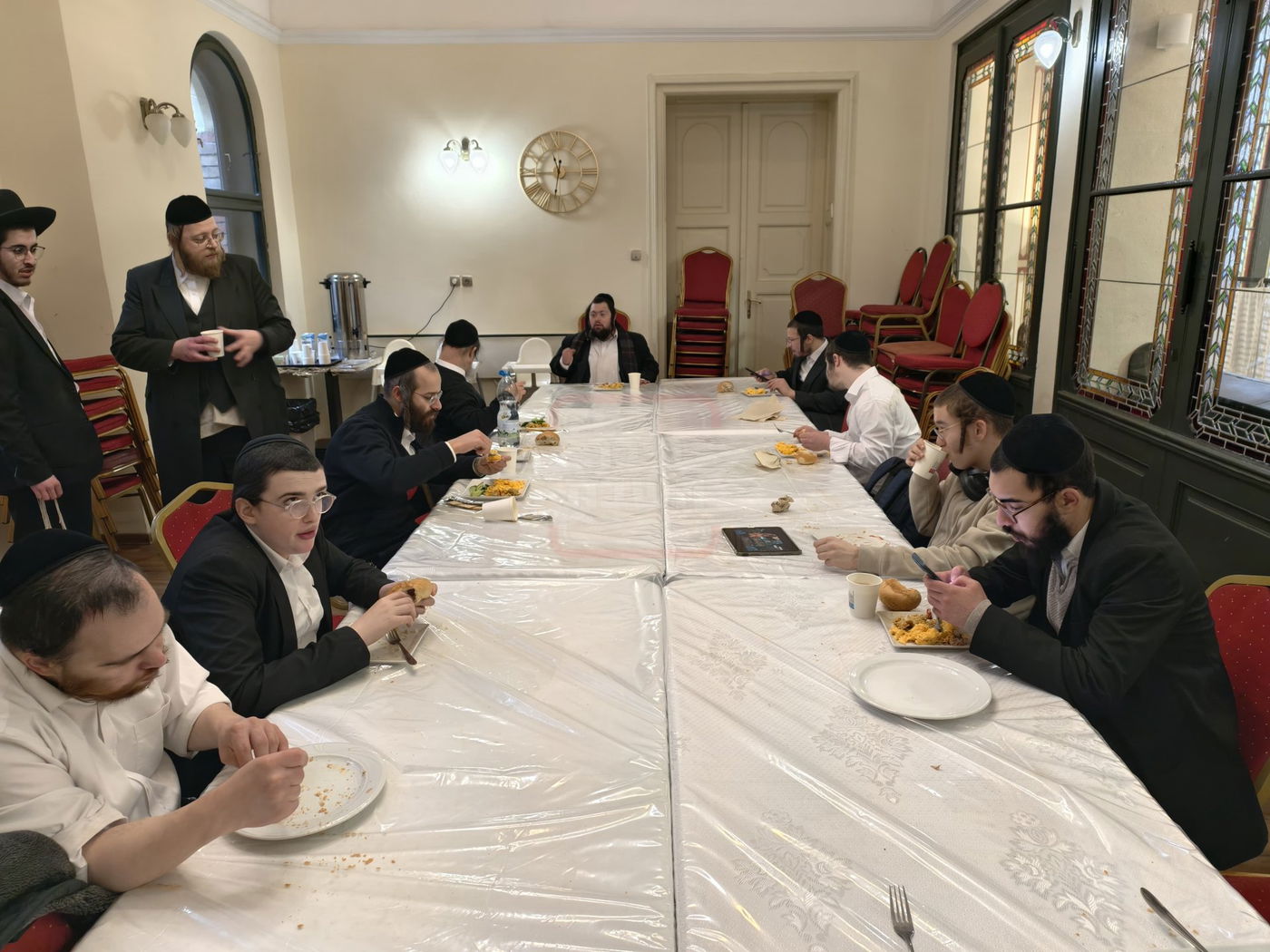 ישיבת אהובים מלונדון בטיול בהונגריה