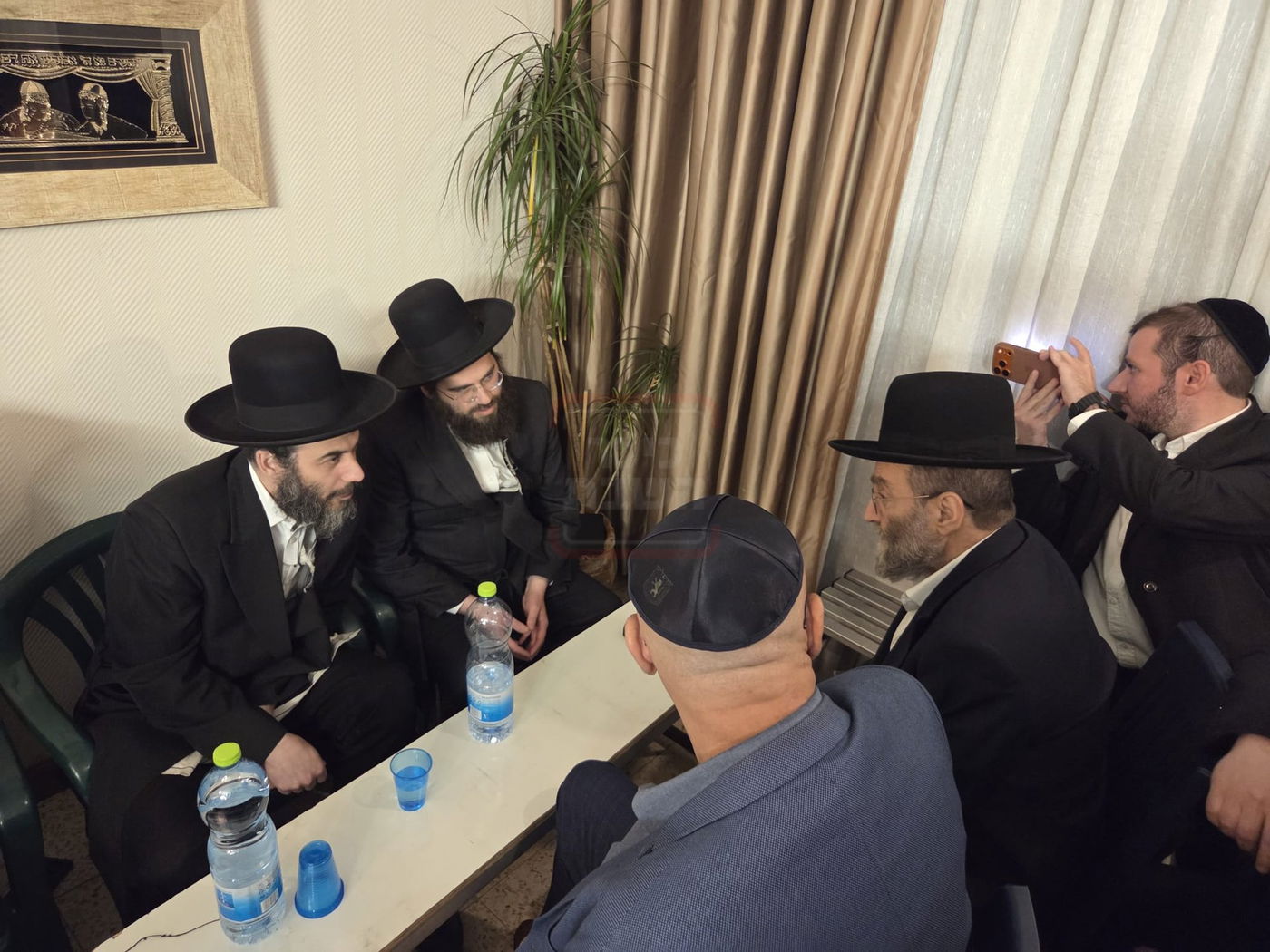 מי פרץ לבכיר החרדי? | 'זופניק בכיכר' עם כל התמונות, הנייעס והחשיפות של השבוע