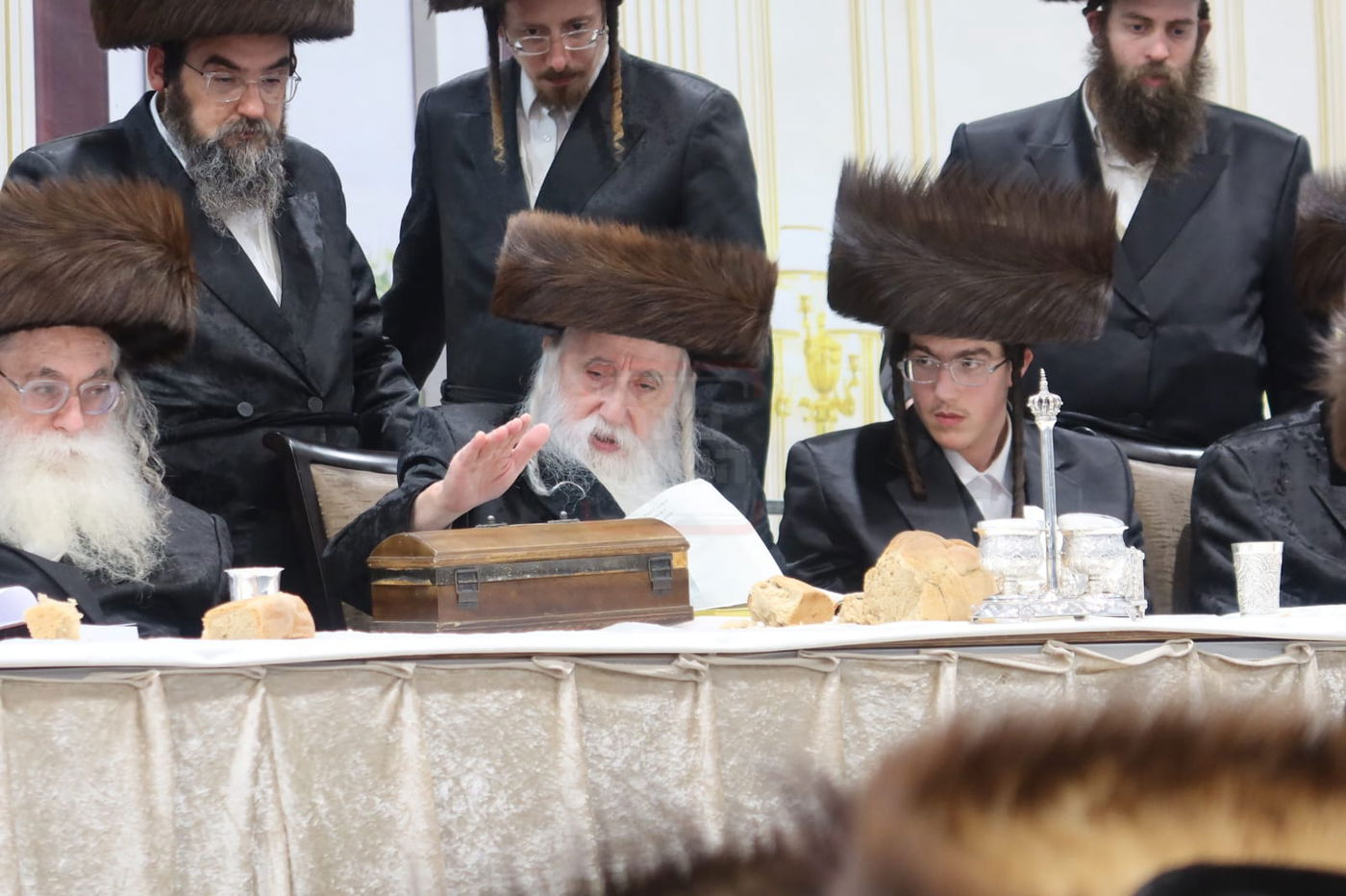 חתן מאל בחצה"ק מכנובקא בעלזא