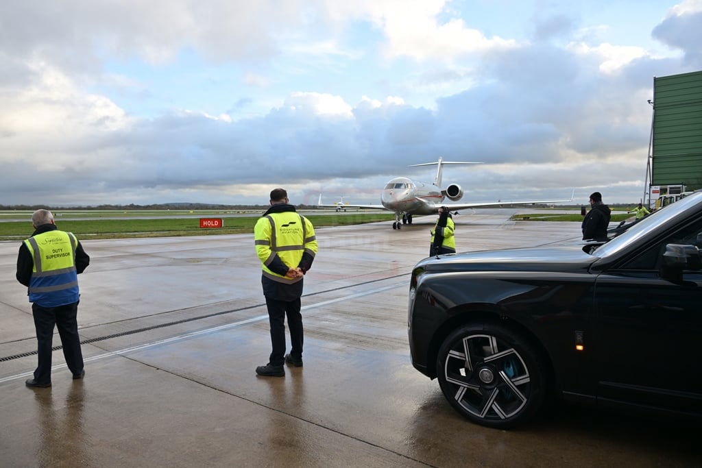 האדמו"ר מסאטמר במטוס בדרך למאנשטעסטער