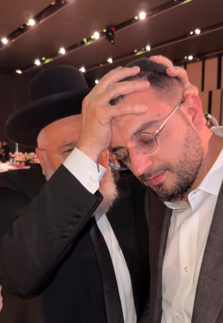 הזמר שהתחדש במרצדס יוקרתית | 'זופניק בכיכר' עם כל התמונות, הנייעס והחשיפות של השבוע