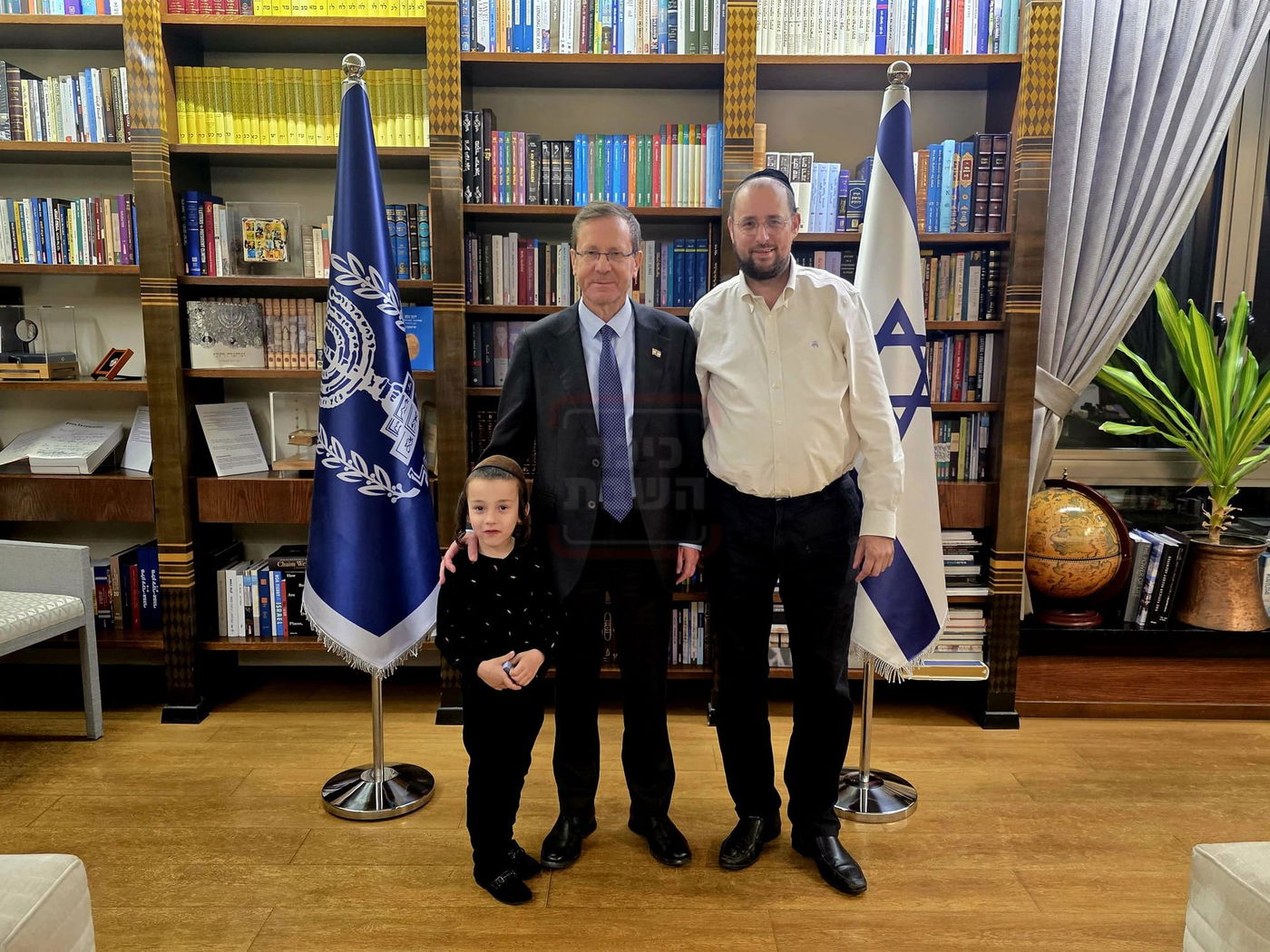 הזמר שהתחדש במרצדס יוקרתית | 'זופניק בכיכר' עם כל התמונות, הנייעס והחשיפות של השבוע