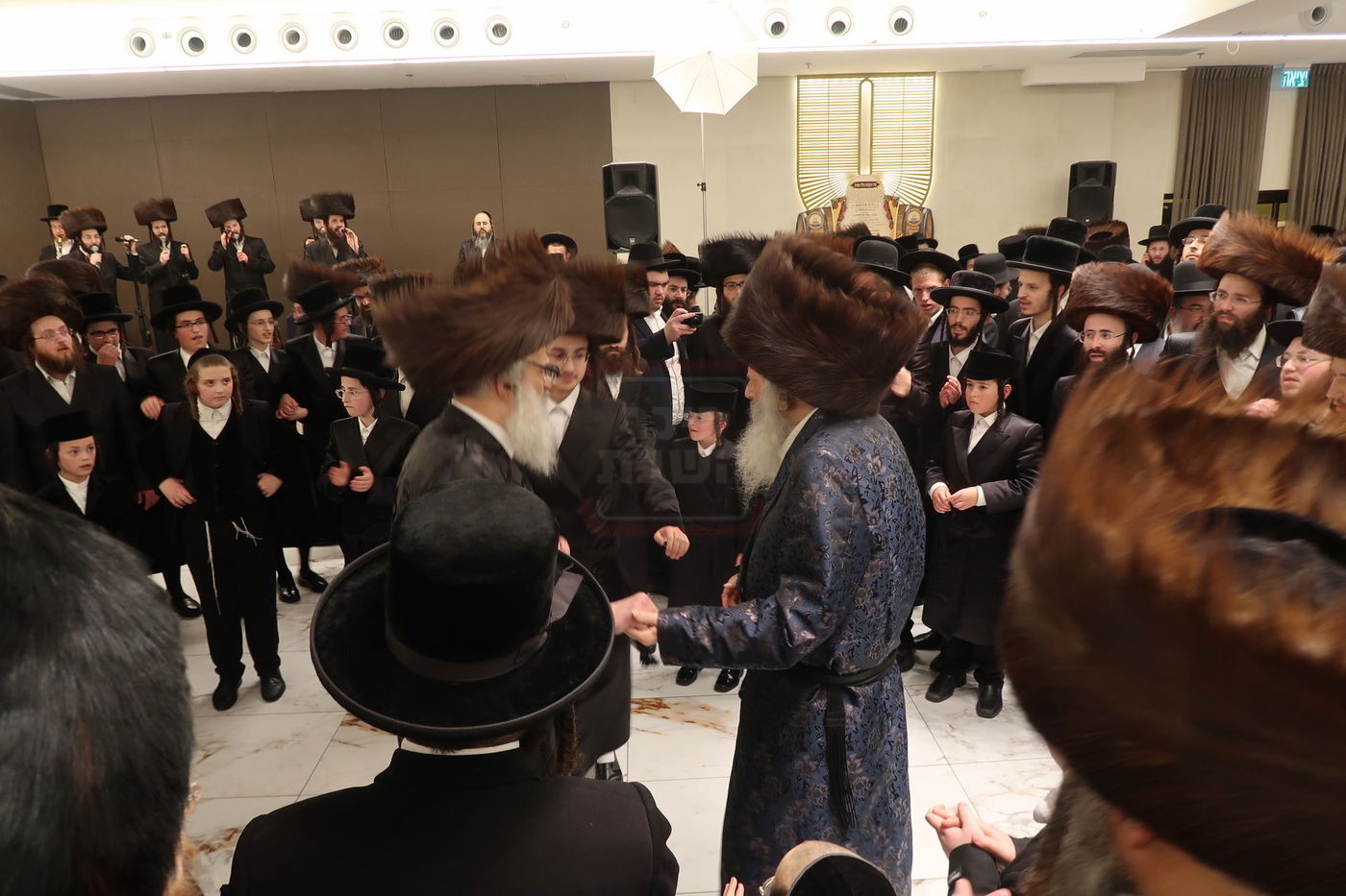 שמחת נישואי נכד הדיין הגאון רבי חיים יוסף דוד וייס