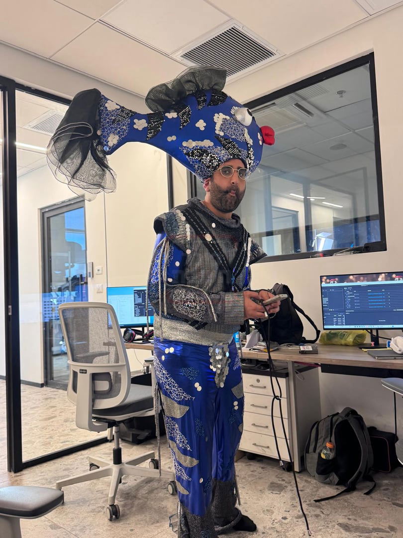 הזמר שהתחדש במרצדס יוקרתית | 'זופניק בכיכר' עם כל התמונות, הנייעס והחשיפות של השבוע