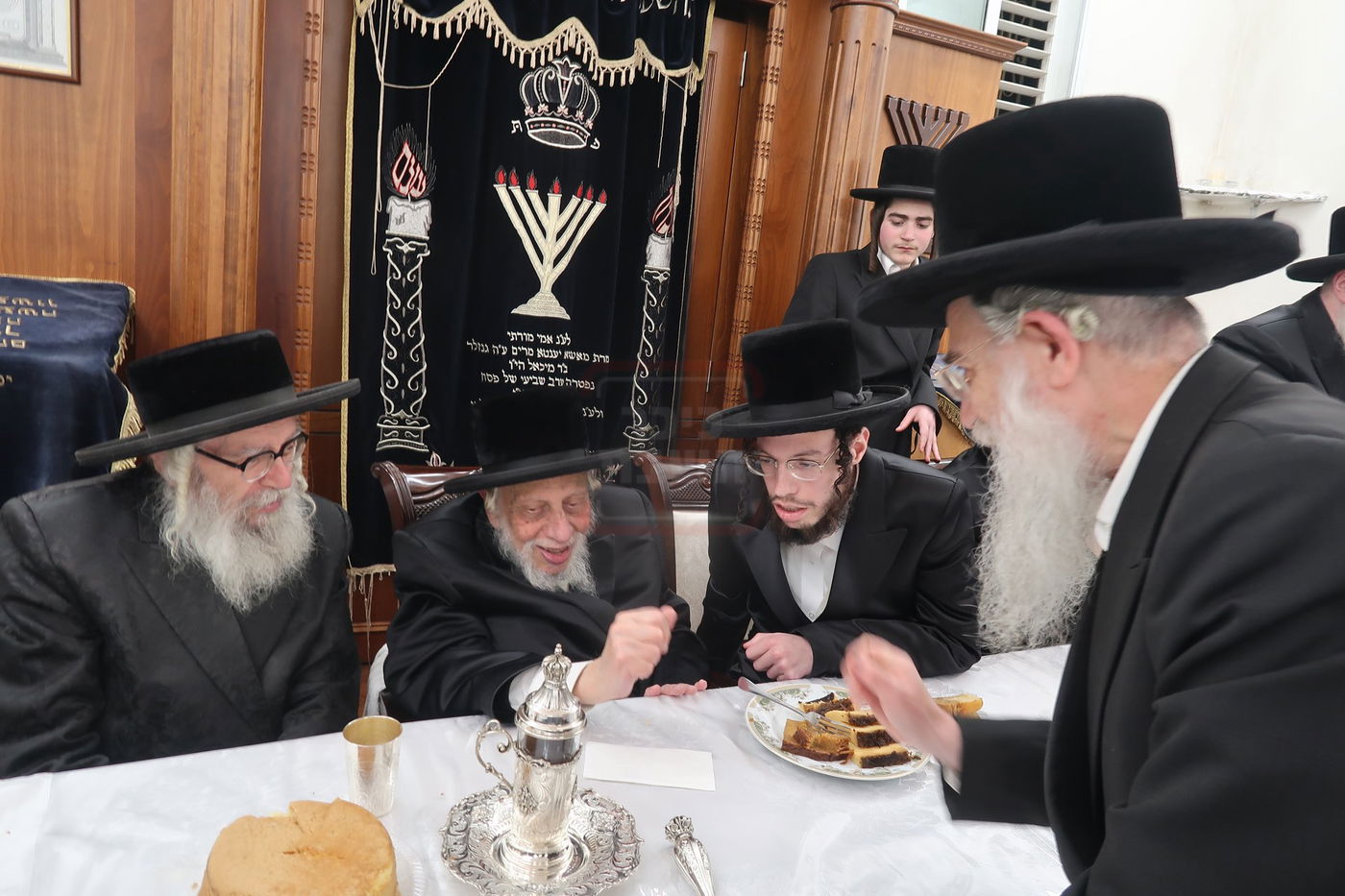 שמחת בית קאפיטשניץ - גאב"ד פרדס כץ 