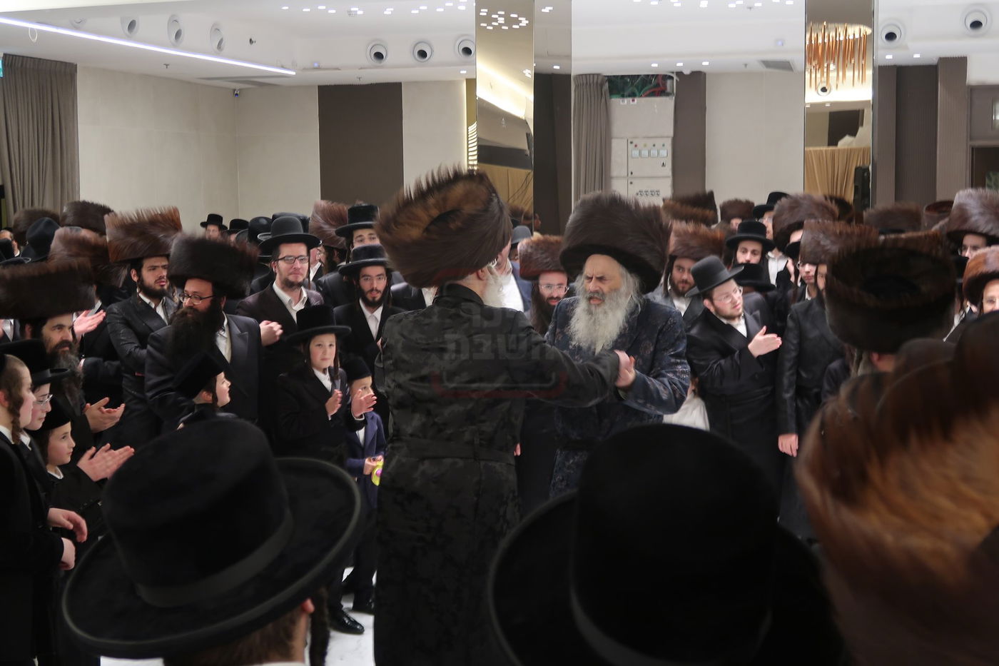 שמחת נישואי נכד הדיין הגאון רבי חיים יוסף דוד וייס