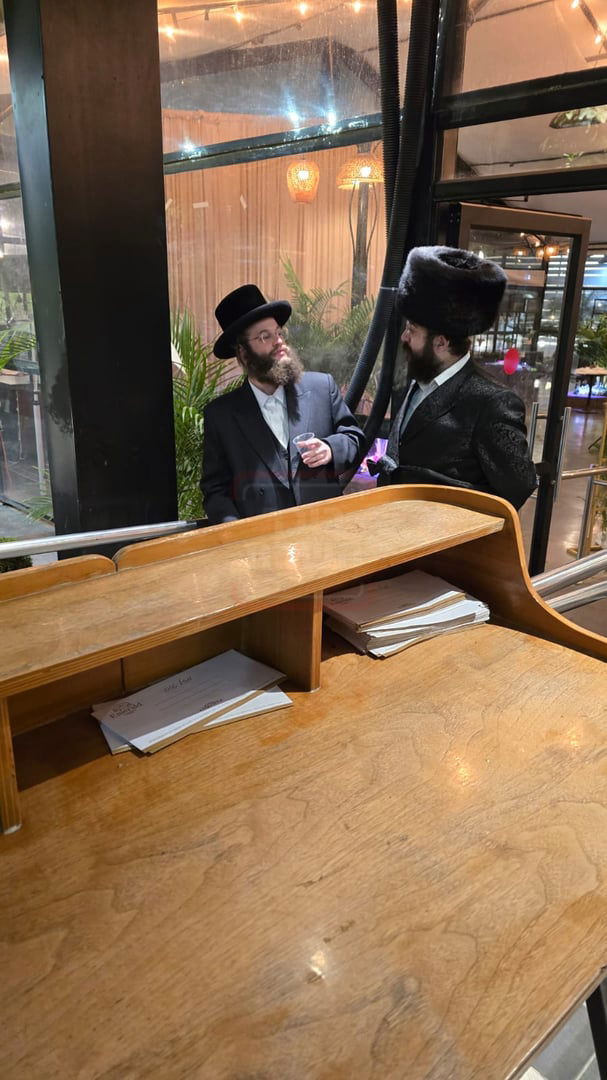 הזמר שהתחדש במרצדס יוקרתית | 'זופניק בכיכר' עם כל התמונות, הנייעס והחשיפות של השבוע