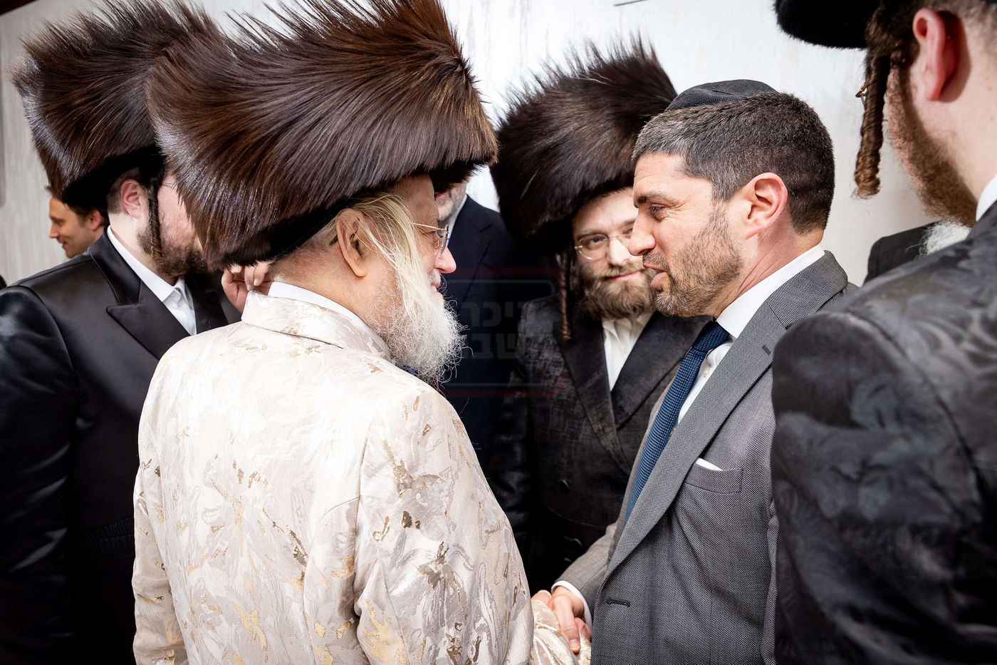 שמחת השבע ברכות בביתו של האדמו''ר ממונקאטש 