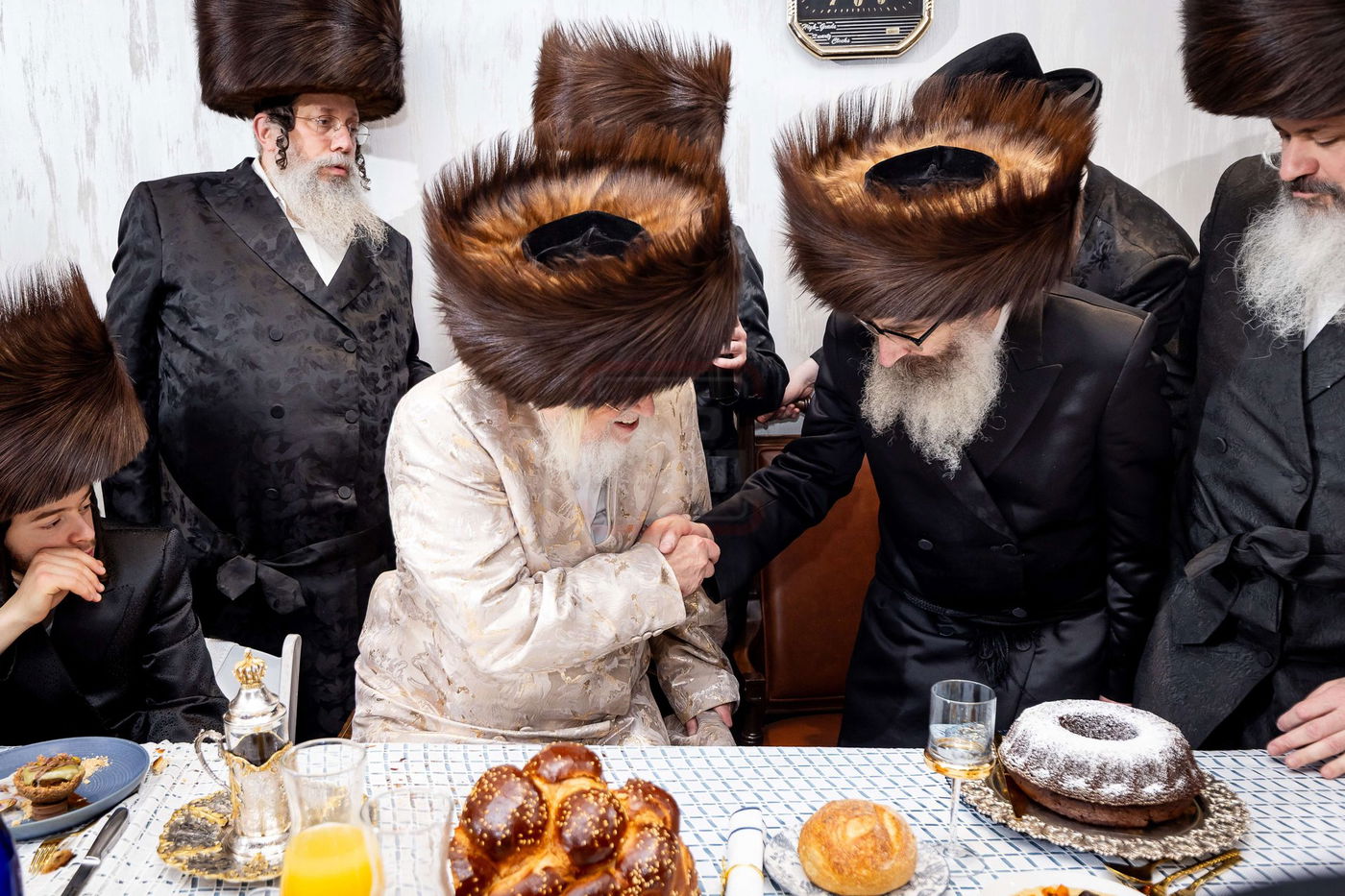 שמחת השבע ברכות בביתו של האדמו''ר ממונקאטש 