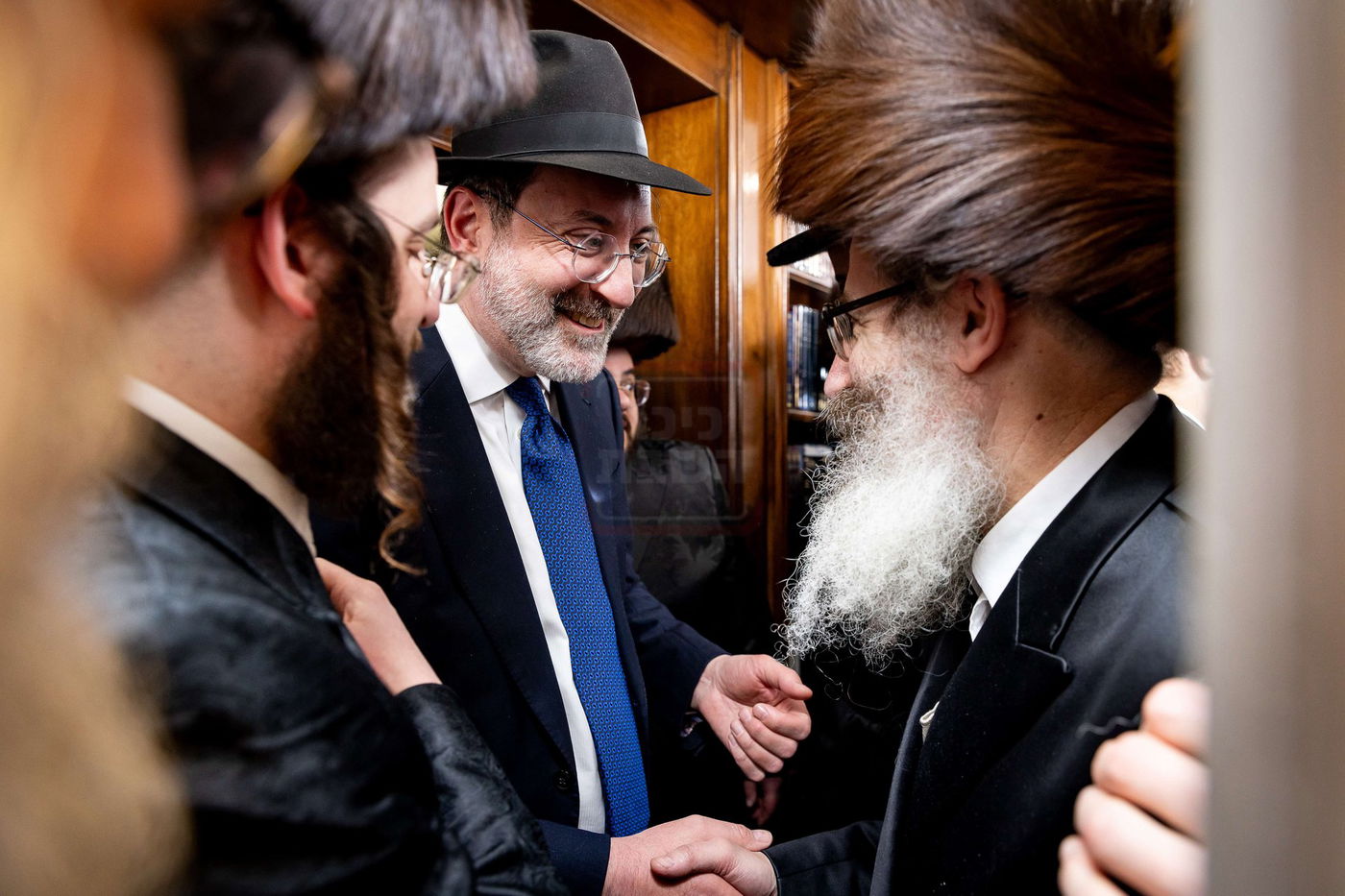 שמחת השבע ברכות בביתו של האדמו''ר ממונקאטש 