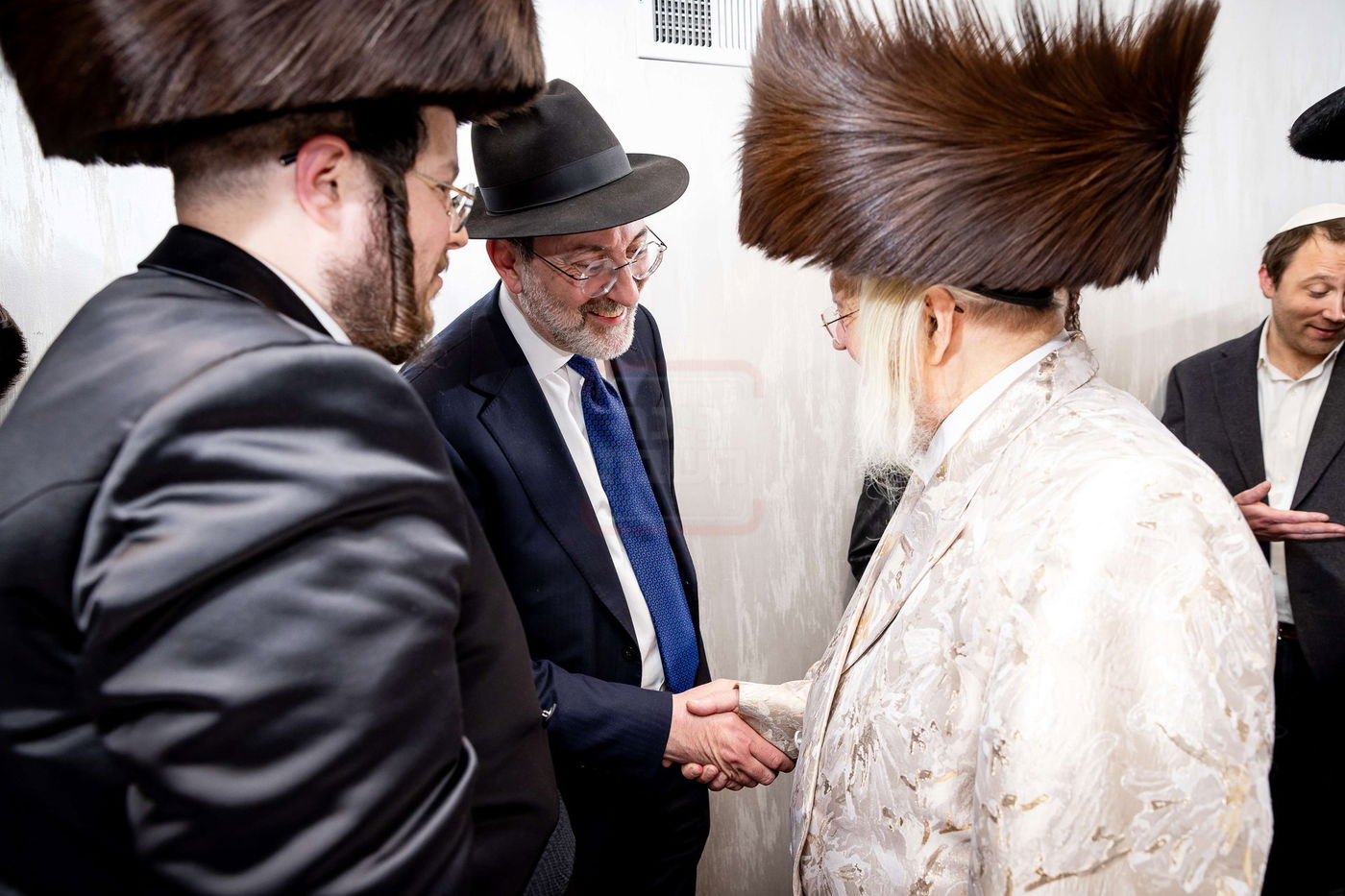 שמחת השבע ברכות בביתו של האדמו''ר ממונקאטש 